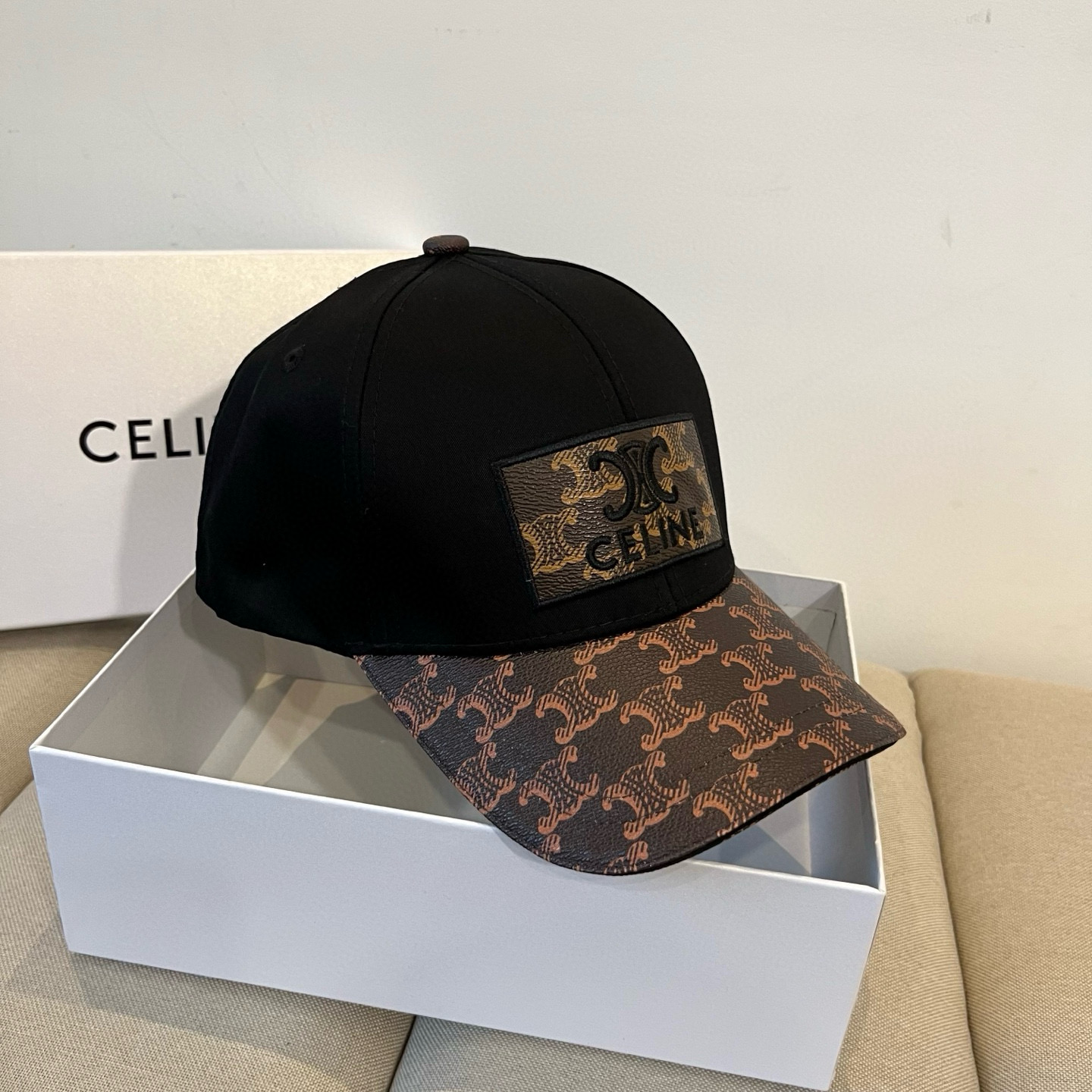 【CELINE赛琳】新款经典休闲潮流款 棒球帽🧢日韩风格，随便搭配都超好看！出门旅游，绝对要入手的一款