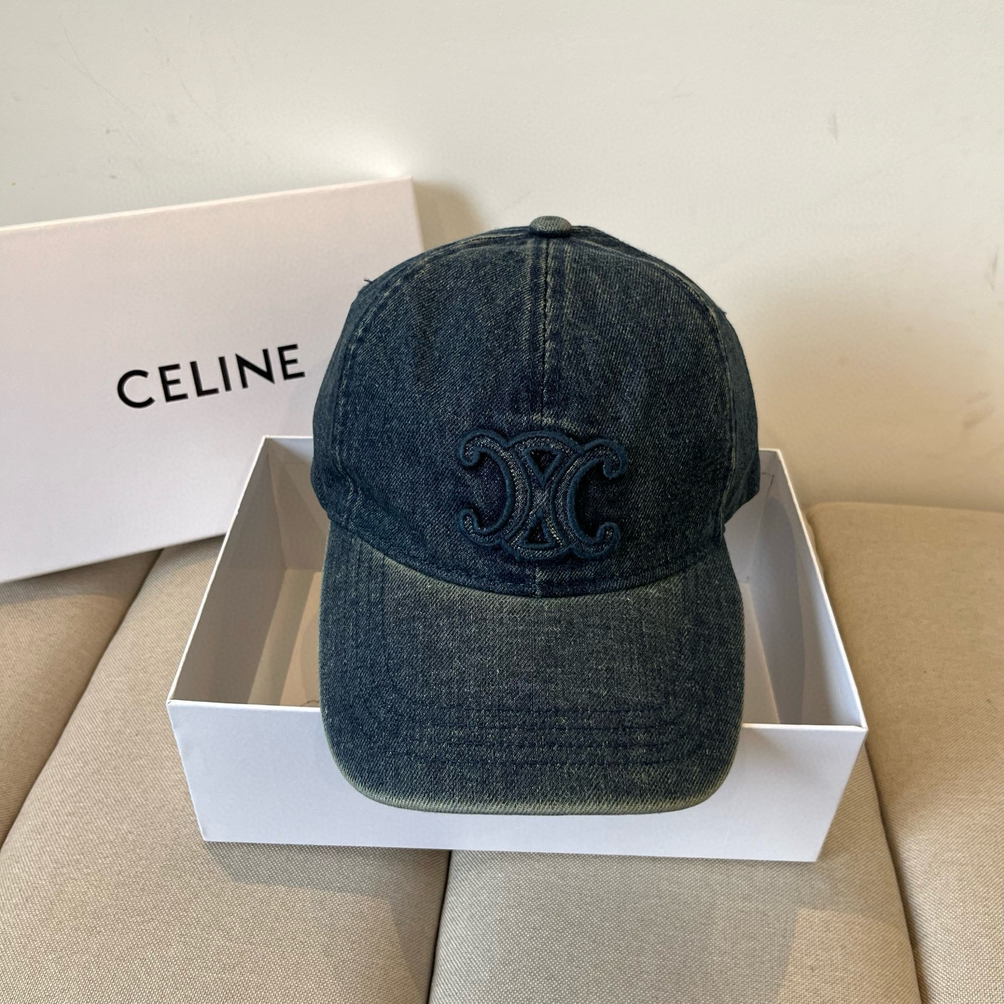 【CELINE赛琳】新款经典休闲潮流款 棒球帽🧢日韩风格，随便搭配都超好看！出门旅游，绝对要入手的一款