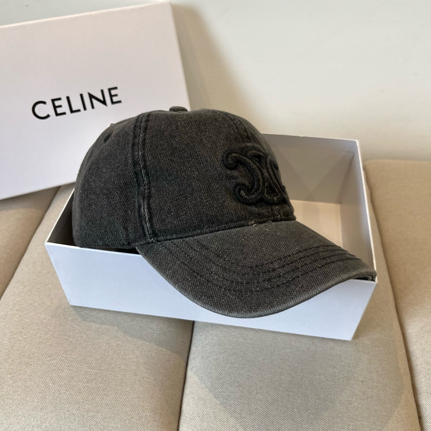 【CELINE赛琳】新款经典休闲潮流款 棒球帽🧢日韩风格，随便搭配都超好看！出门旅游，绝对要入手的一款