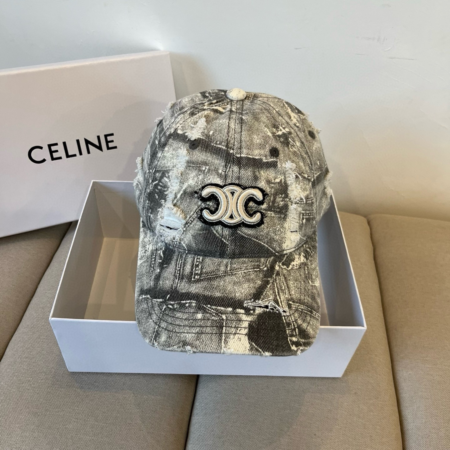 【CELINE赛琳】新款经典休闲潮流款 棒球帽🧢日韩风格，随便搭配都超好看！出门旅游，绝对要入手的一款