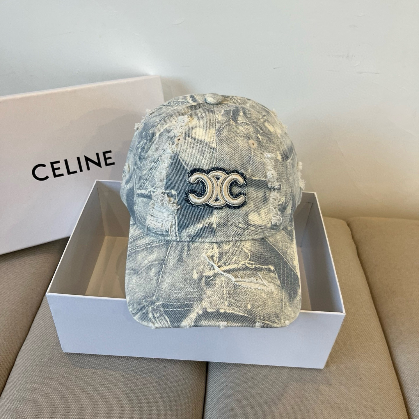 【CELINE赛琳】新款经典休闲潮流款 棒球帽🧢日韩风格，随便搭配都超好看！出门旅游，绝对要入手的一款