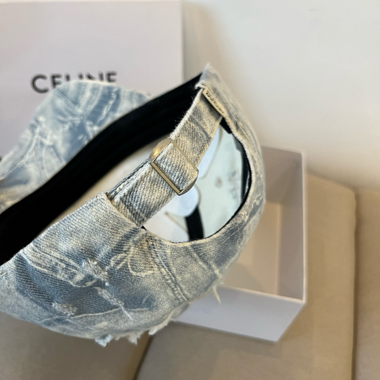 【CELINE赛琳】新款经典休闲潮流款 棒球帽🧢日韩风格，随便搭配都超好看！出门旅游，绝对要入手的一款