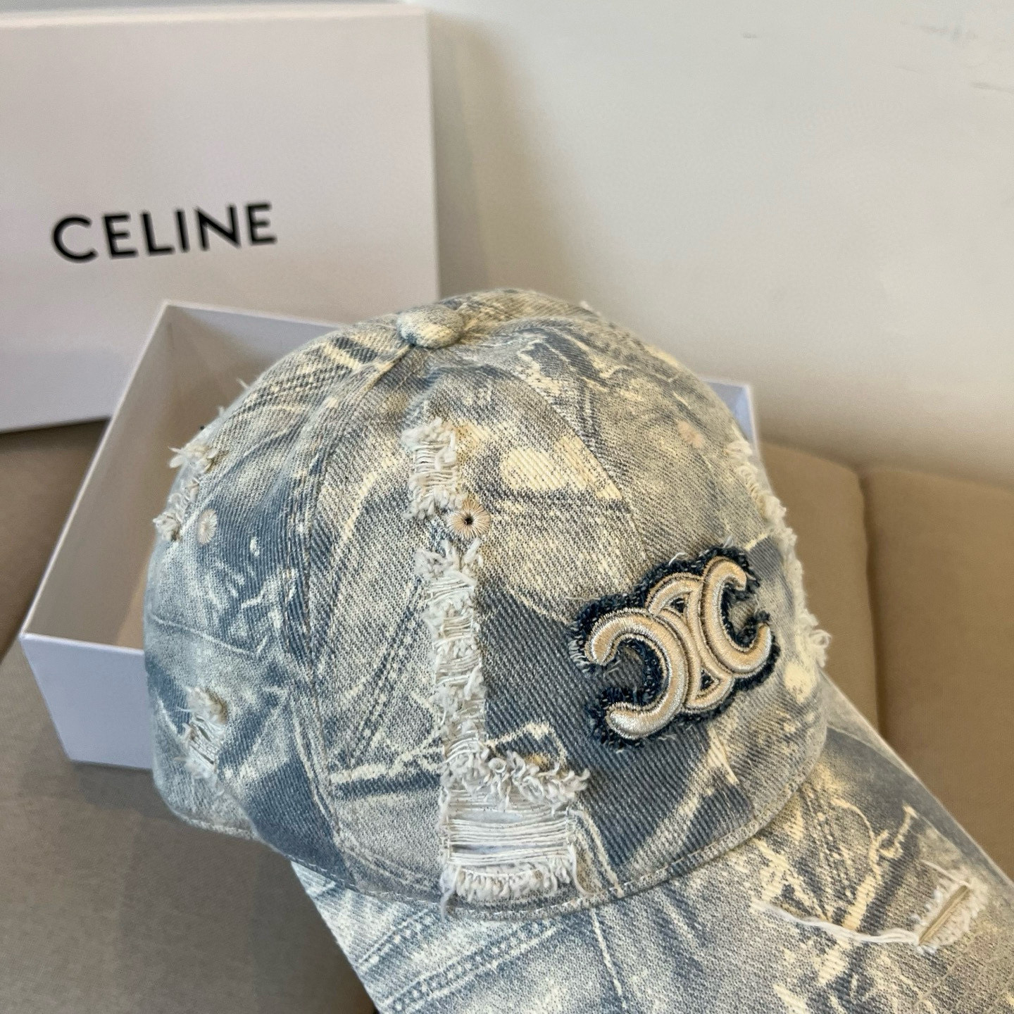 【CELINE赛琳】新款经典休闲潮流款 棒球帽🧢日韩风格，随便搭配都超好看！出门旅游，绝对要入手的一款