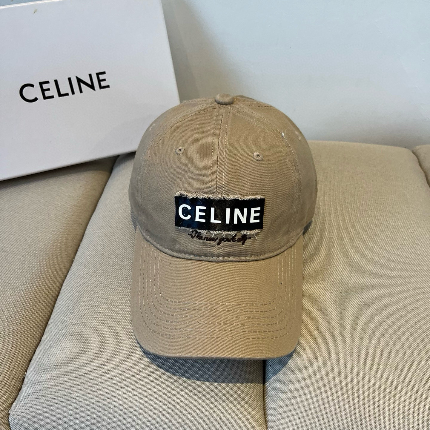 【CELINE赛琳】新款经典休闲潮流款 棒球帽🧢日韩风格，随便搭配都超好看！出门旅游，绝对要入手的一款
