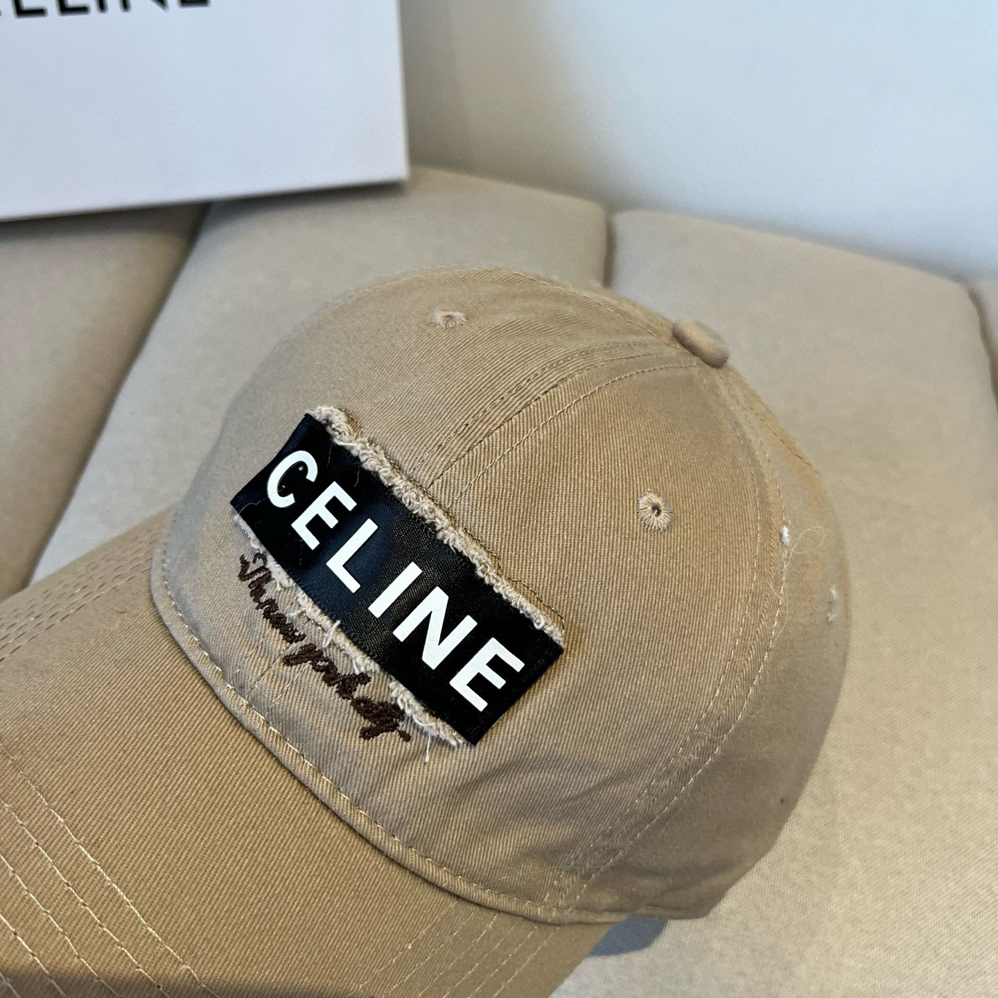 【CELINE赛琳】新款经典休闲潮流款 棒球帽🧢日韩风格，随便搭配都超好看！出门旅游，绝对要入手的一款
