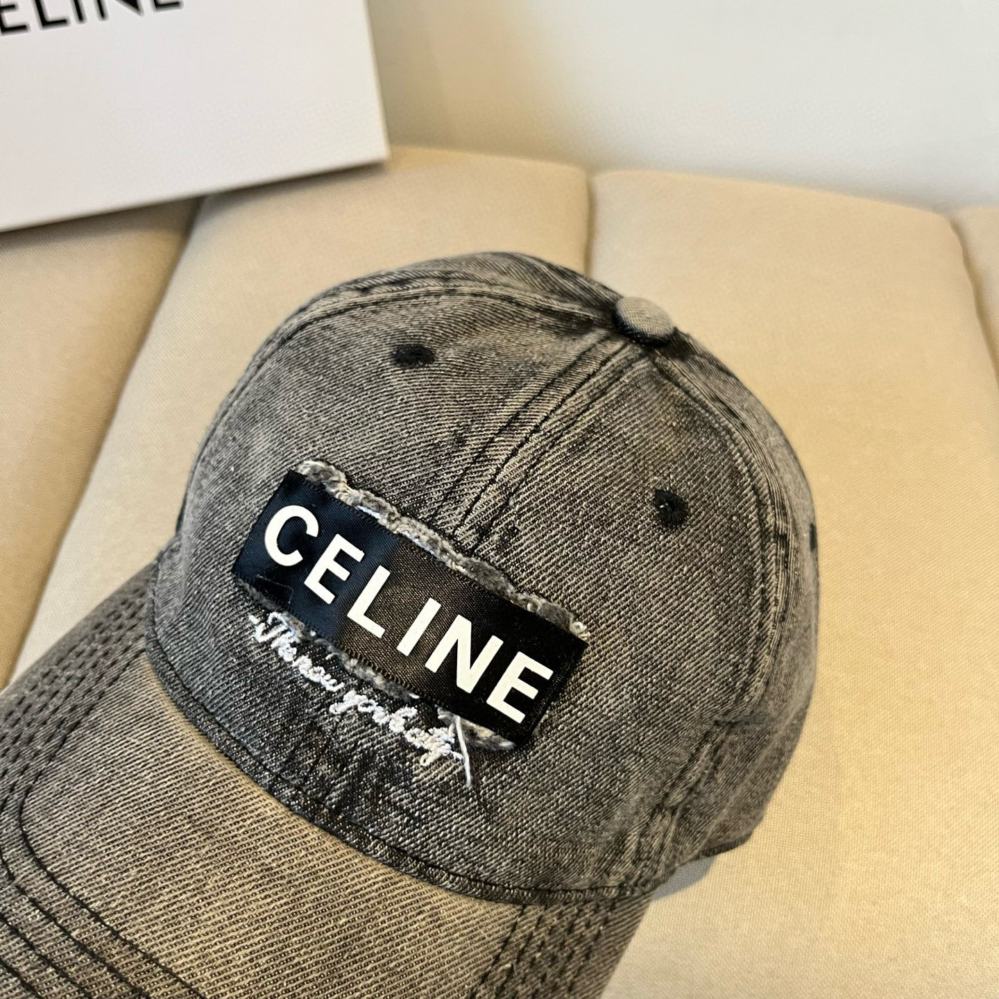 【CELINE赛琳】新款经典休闲潮流款 棒球帽🧢日韩风格，随便搭配都超好看！出门旅游，绝对要入手的一款
