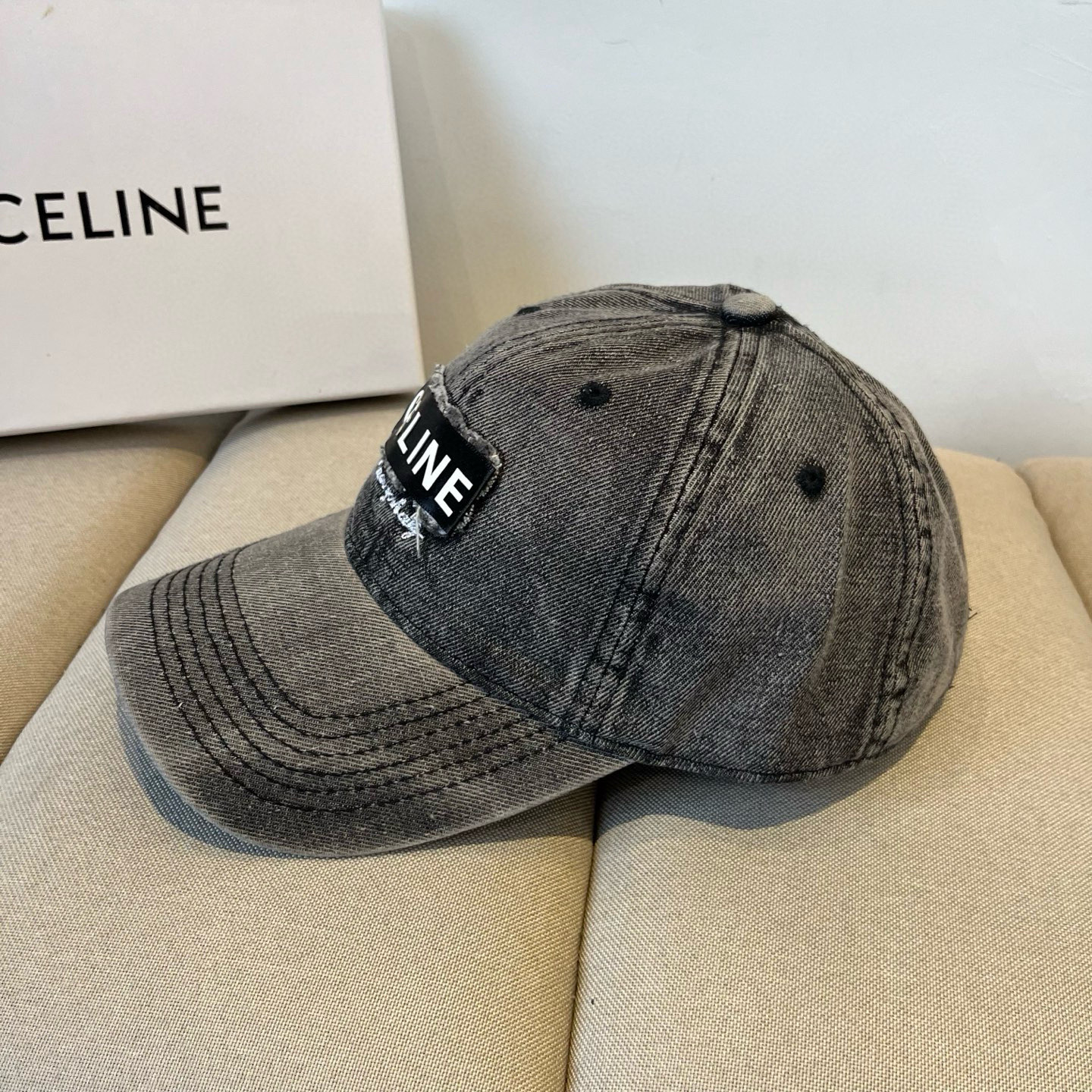 【CELINE赛琳】新款经典休闲潮流款 棒球帽🧢日韩风格，随便搭配都超好看！出门旅游，绝对要入手的一款