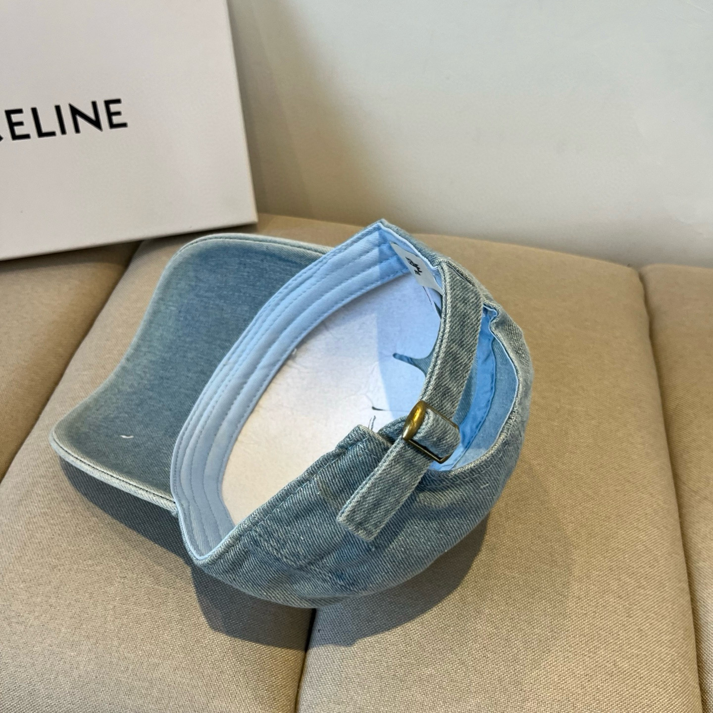 【CELINE赛琳】新款经典休闲潮流款 棒球帽🧢日韩风格，随便搭配都超好看！出门旅游，绝对要入手的一款