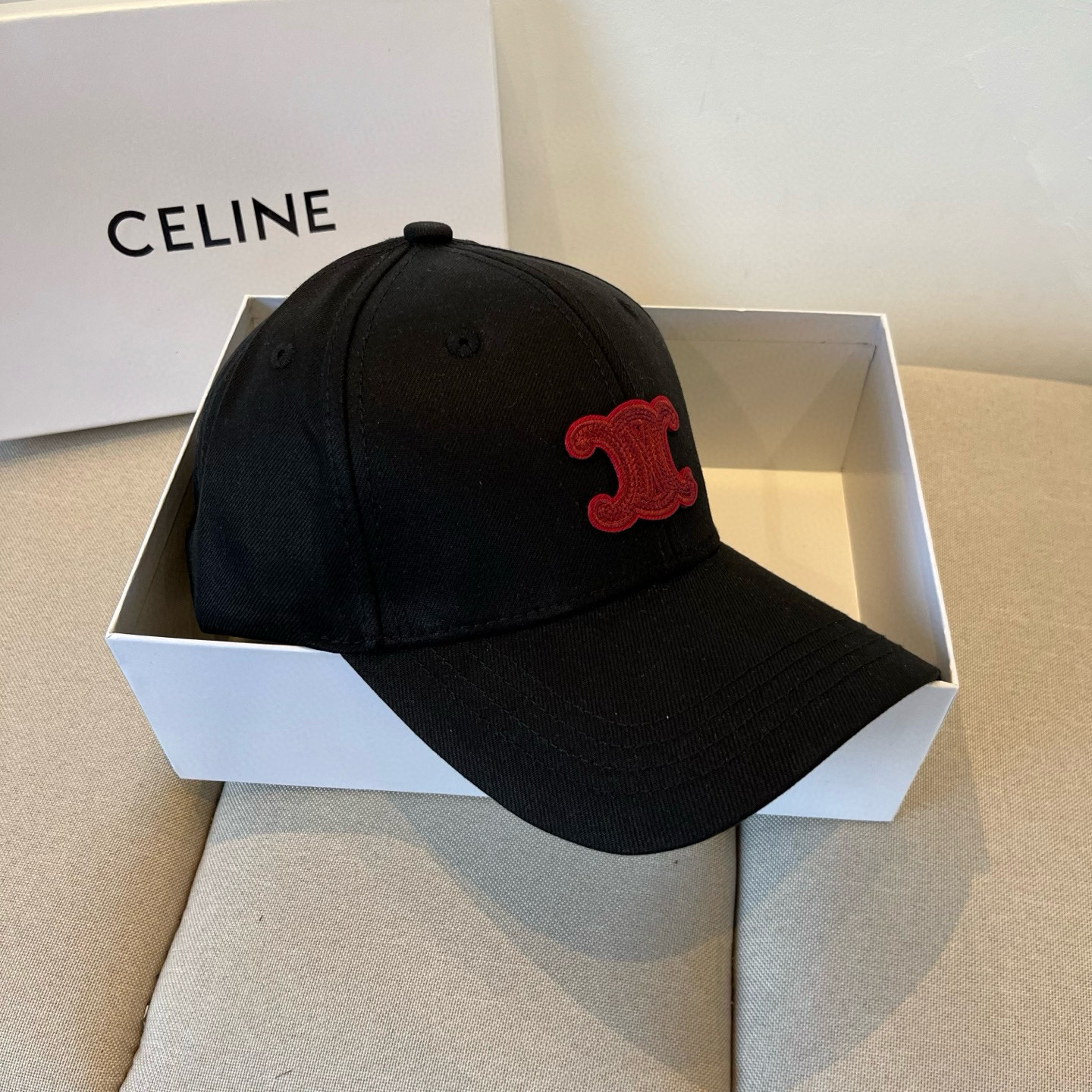 【CELINE赛琳】新款经典休闲潮流款 棒球帽🧢日韩风格，随便搭配都超好看！出门旅游，绝对要入手的一款