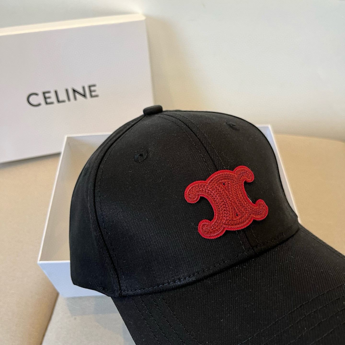 【CELINE赛琳】新款经典休闲潮流款 棒球帽🧢日韩风格，随便搭配都超好看！出门旅游，绝对要入手的一款