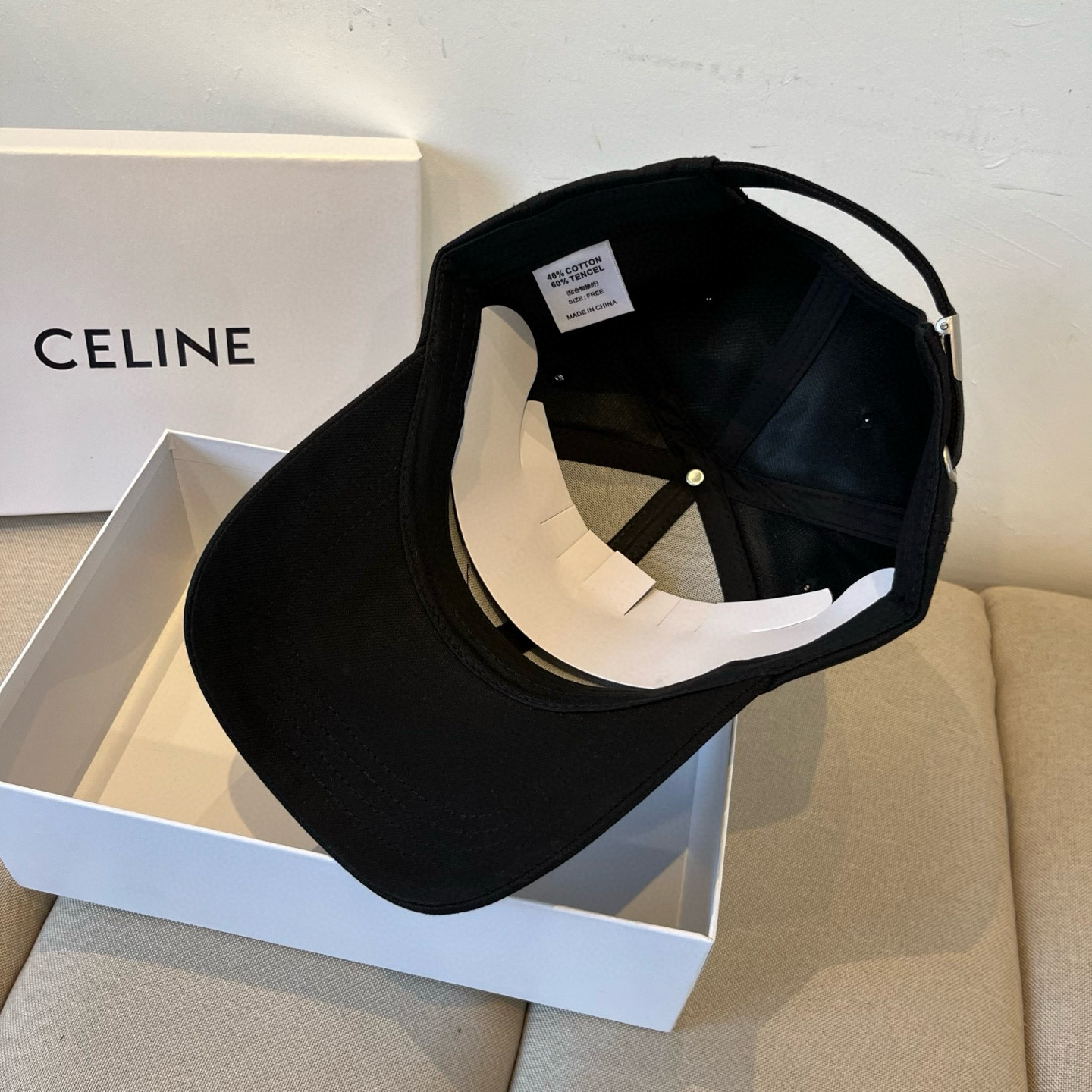 【CELINE赛琳】新款经典休闲潮流款 棒球帽🧢日韩风格，随便搭配都超好看！出门旅游，绝对要入手的一款
