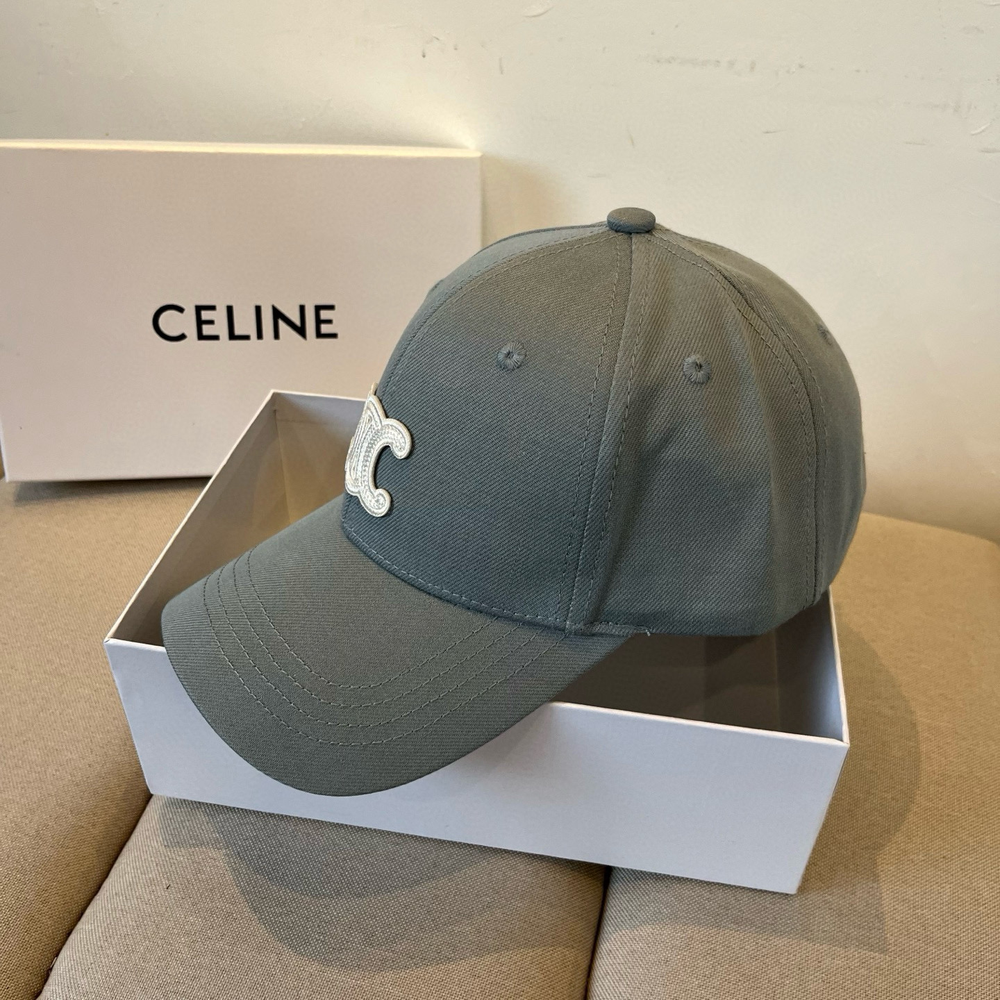 【CELINE赛琳】新款经典休闲潮流款 棒球帽🧢日韩风格，随便搭配都超好看！出门旅游，绝对要入手的一款