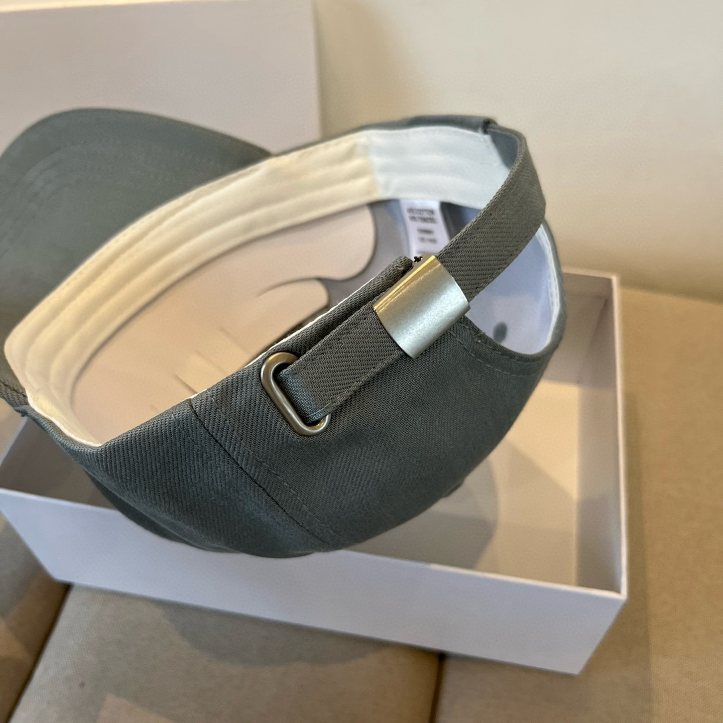 【CELINE赛琳】新款经典休闲潮流款 棒球帽🧢日韩风格，随便搭配都超好看！出门旅游，绝对要入手的一款