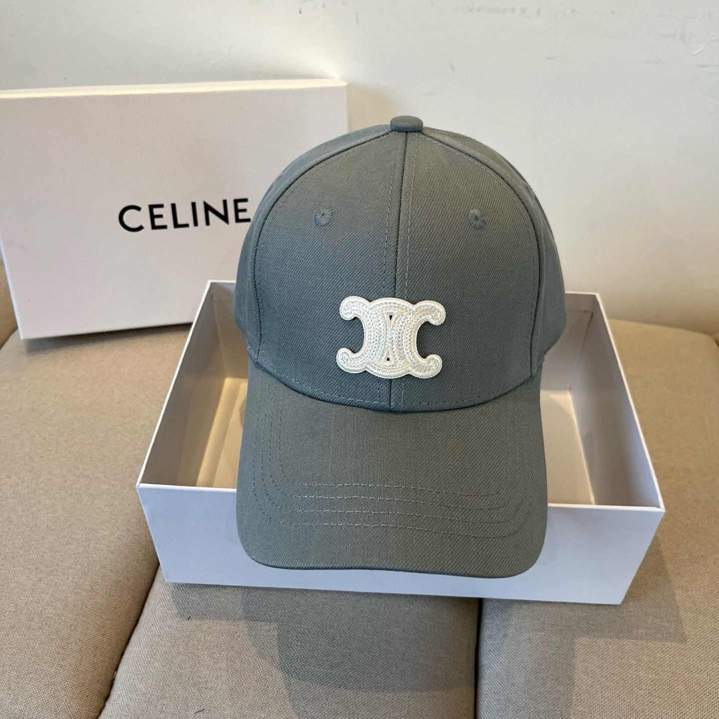 【CELINE赛琳】新款经典休闲潮流款 棒球帽🧢日韩风格，随便搭配都超好看！出门旅游，绝对要入手的一款