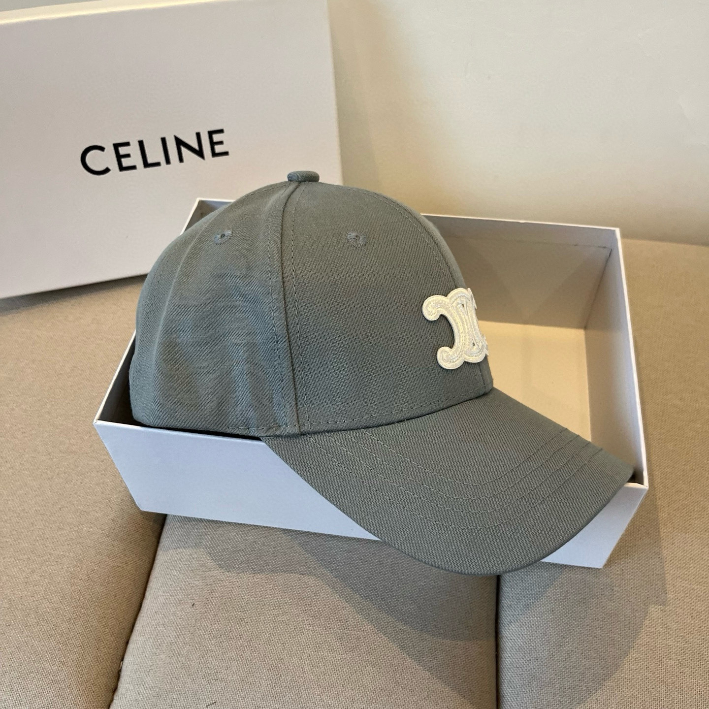 【CELINE赛琳】新款经典休闲潮流款 棒球帽🧢日韩风格，随便搭配都超好看！出门旅游，绝对要入手的一款
