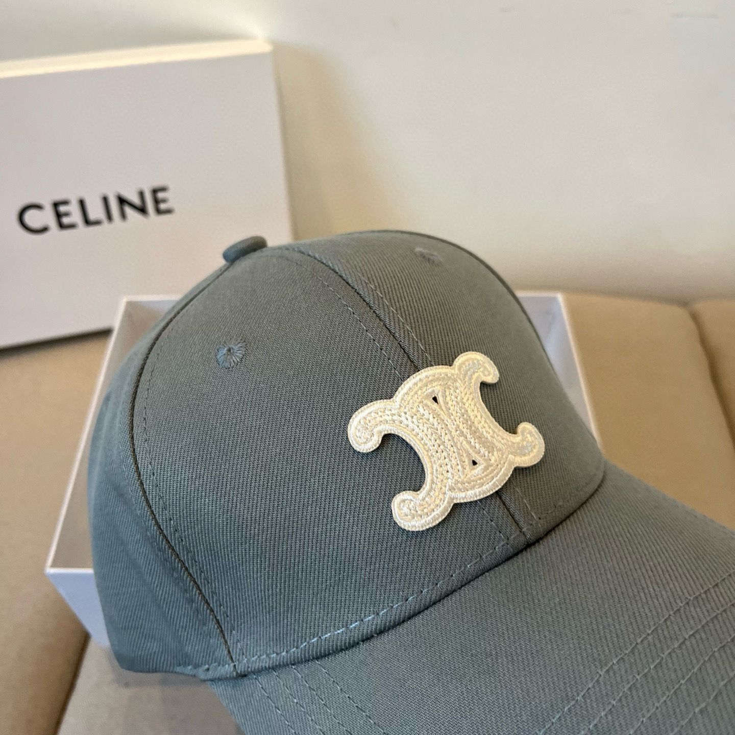 【CELINE赛琳】新款经典休闲潮流款 棒球帽🧢日韩风格，随便搭配都超好看！出门旅游，绝对要入手的一款