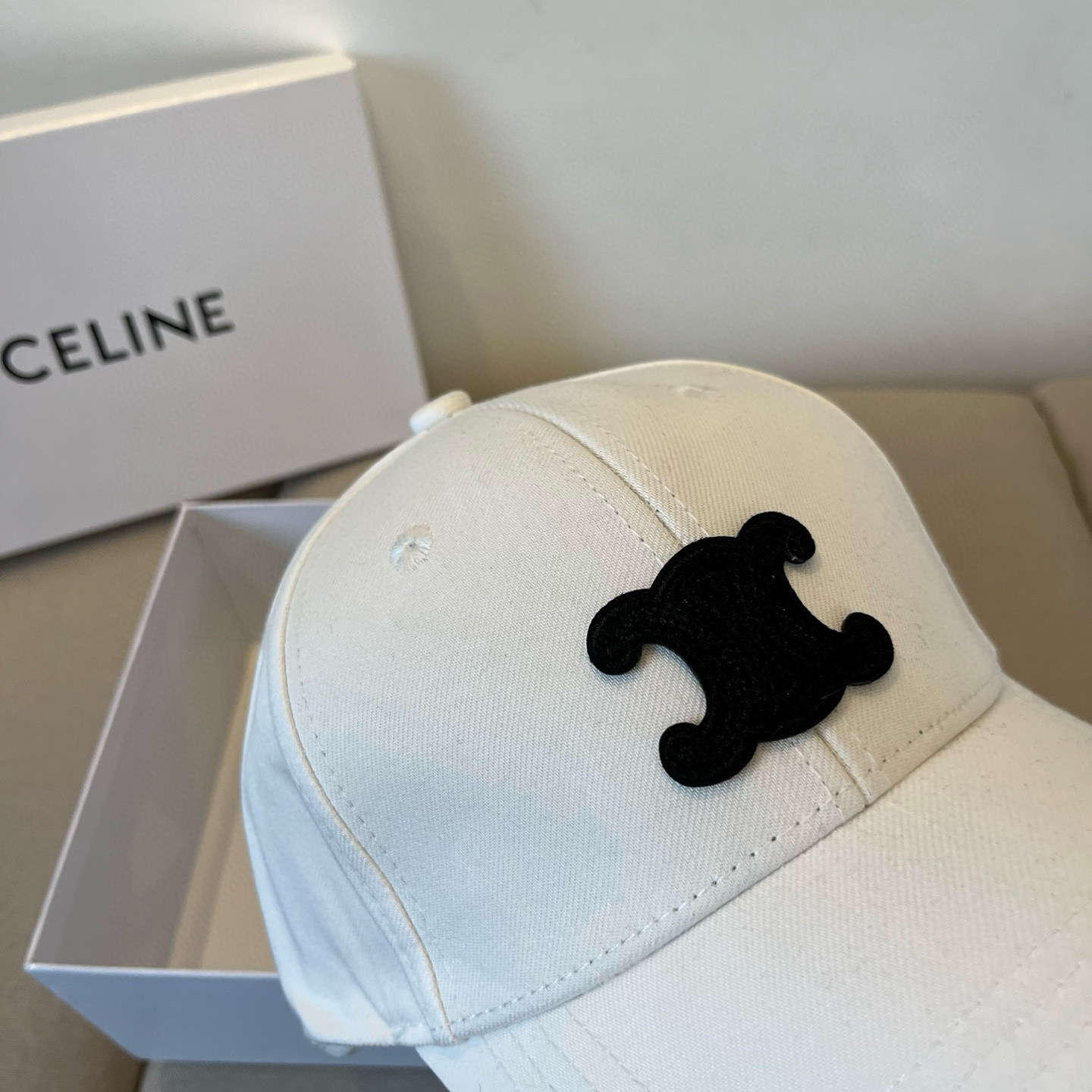 【CELINE赛琳】新款经典休闲潮流款 棒球帽🧢日韩风格，随便搭配都超好看！出门旅游，绝对要入手的一款
