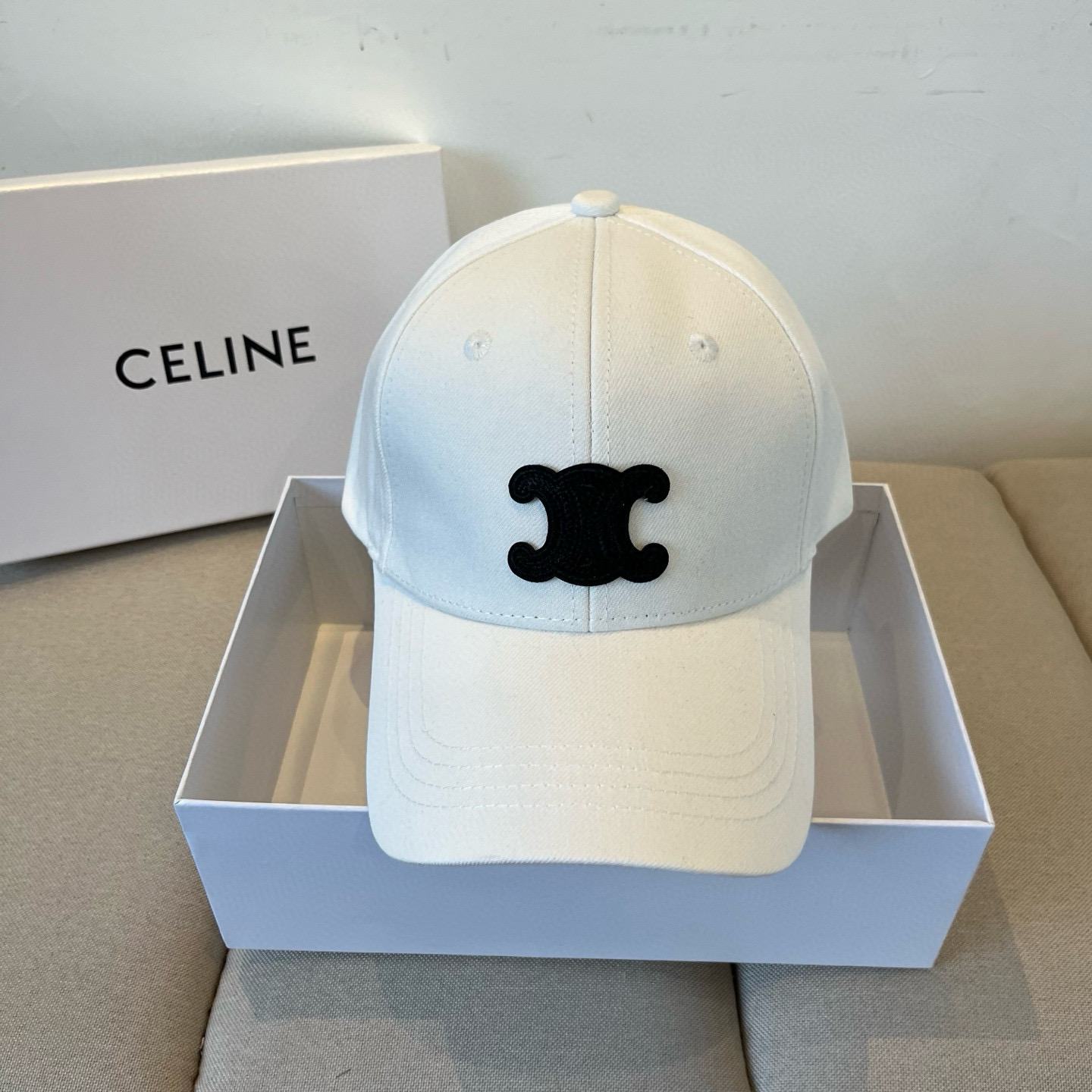 【CELINE赛琳】新款经典休闲潮流款 棒球帽🧢日韩风格，随便搭配都超好看！出门旅游，绝对要入手的一款