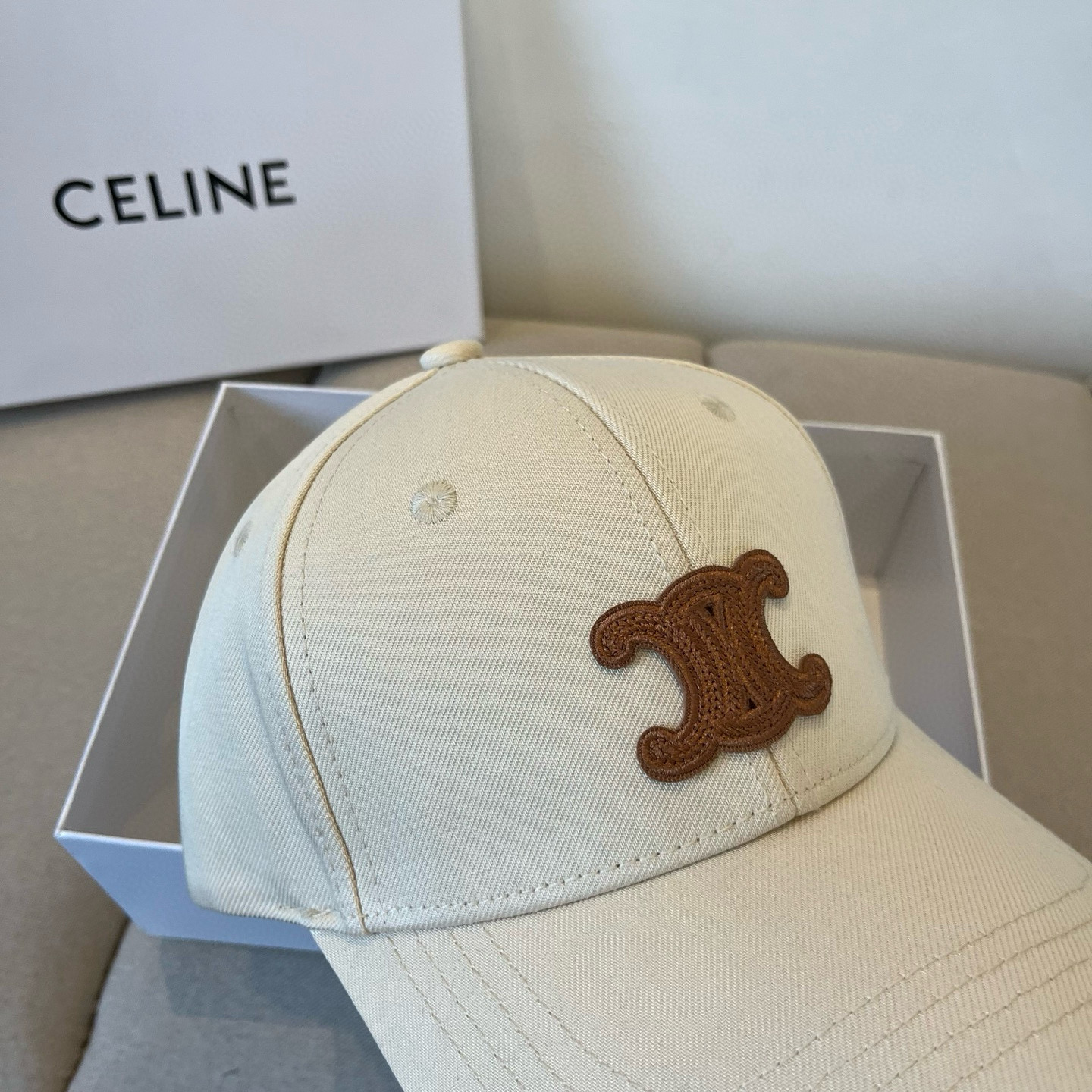 【CELINE赛琳】新款经典休闲潮流款 棒球帽🧢日韩风格，随便搭配都超好看！出门旅游，绝对要入手的一款
