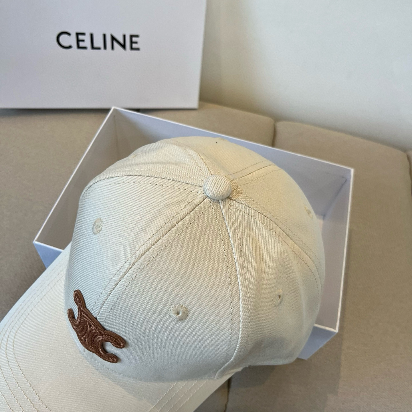 【CELINE赛琳】新款经典休闲潮流款 棒球帽🧢日韩风格，随便搭配都超好看！出门旅游，绝对要入手的一款