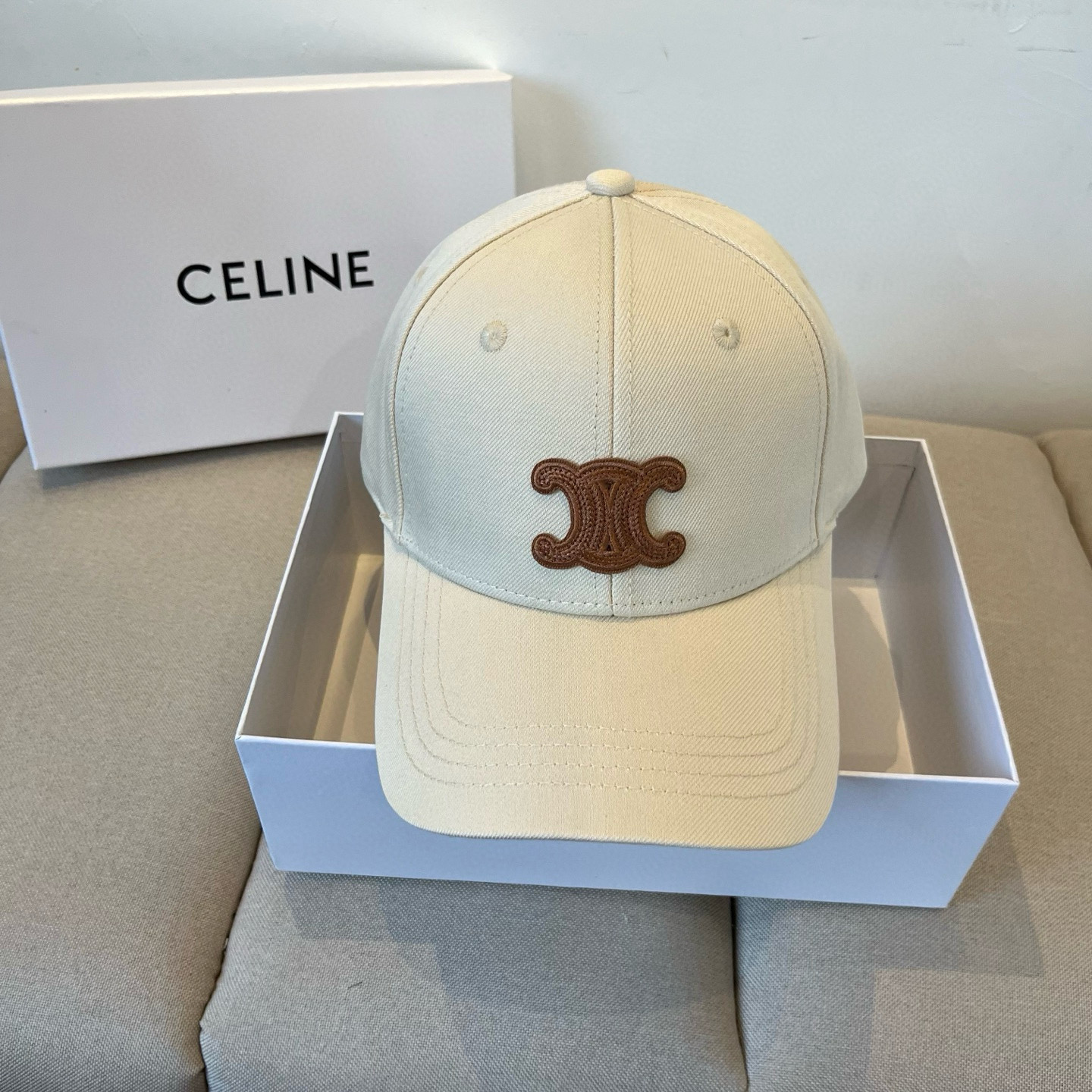 【CELINE赛琳】新款经典休闲潮流款 棒球帽🧢日韩风格，随便搭配都超好看！出门旅游，绝对要入手的一款