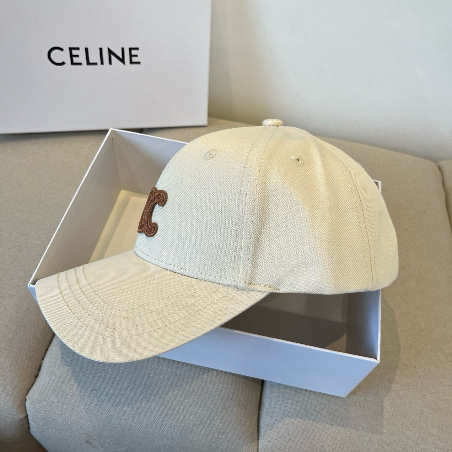 【CELINE赛琳】新款经典休闲潮流款 棒球帽🧢日韩风格，随便搭配都超好看！出门旅游，绝对要入手的一款