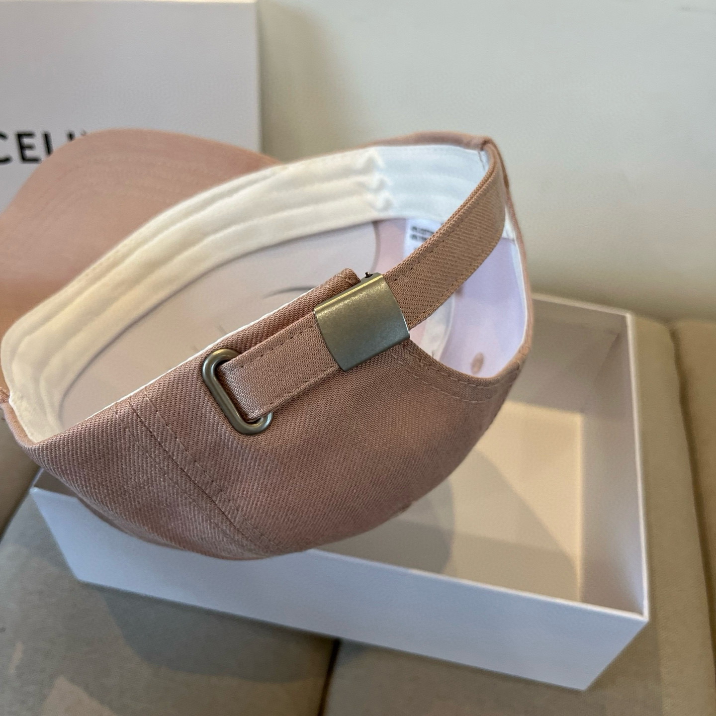 【CELINE赛琳】新款经典休闲潮流款 棒球帽🧢日韩风格，随便搭配都超好看！出门旅游，绝对要入手的一款