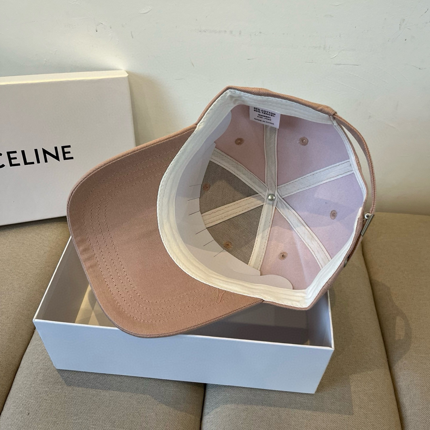 【CELINE赛琳】新款经典休闲潮流款 棒球帽🧢日韩风格，随便搭配都超好看！出门旅游，绝对要入手的一款