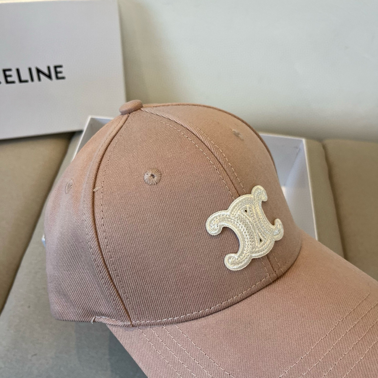 【CELINE赛琳】新款经典休闲潮流款 棒球帽🧢日韩风格，随便搭配都超好看！出门旅游，绝对要入手的一款