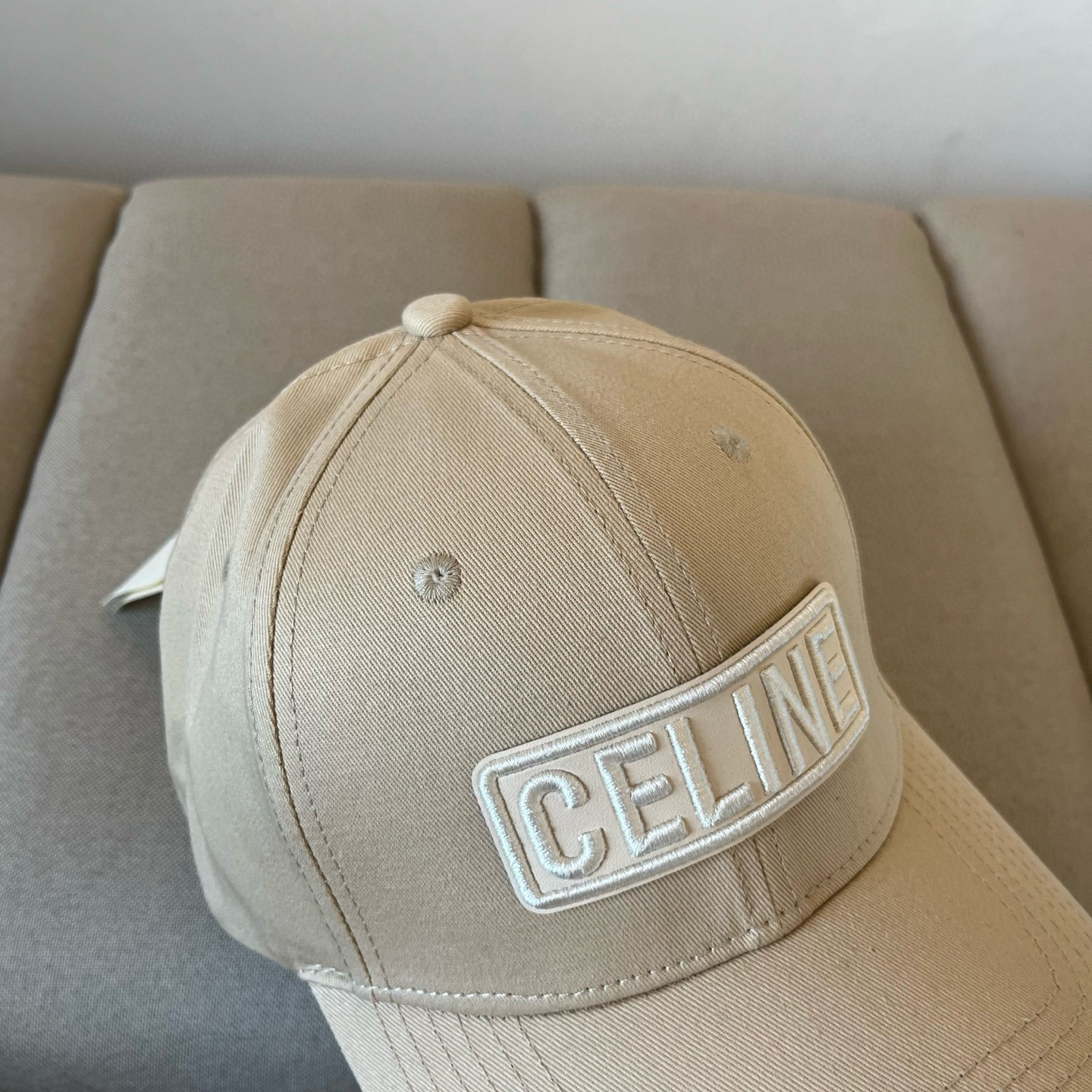【CELINE赛琳】新款经典休闲潮流款 棒球帽🧢日韩风格，随便搭配都超好看！出门旅游，绝对要入手的一款