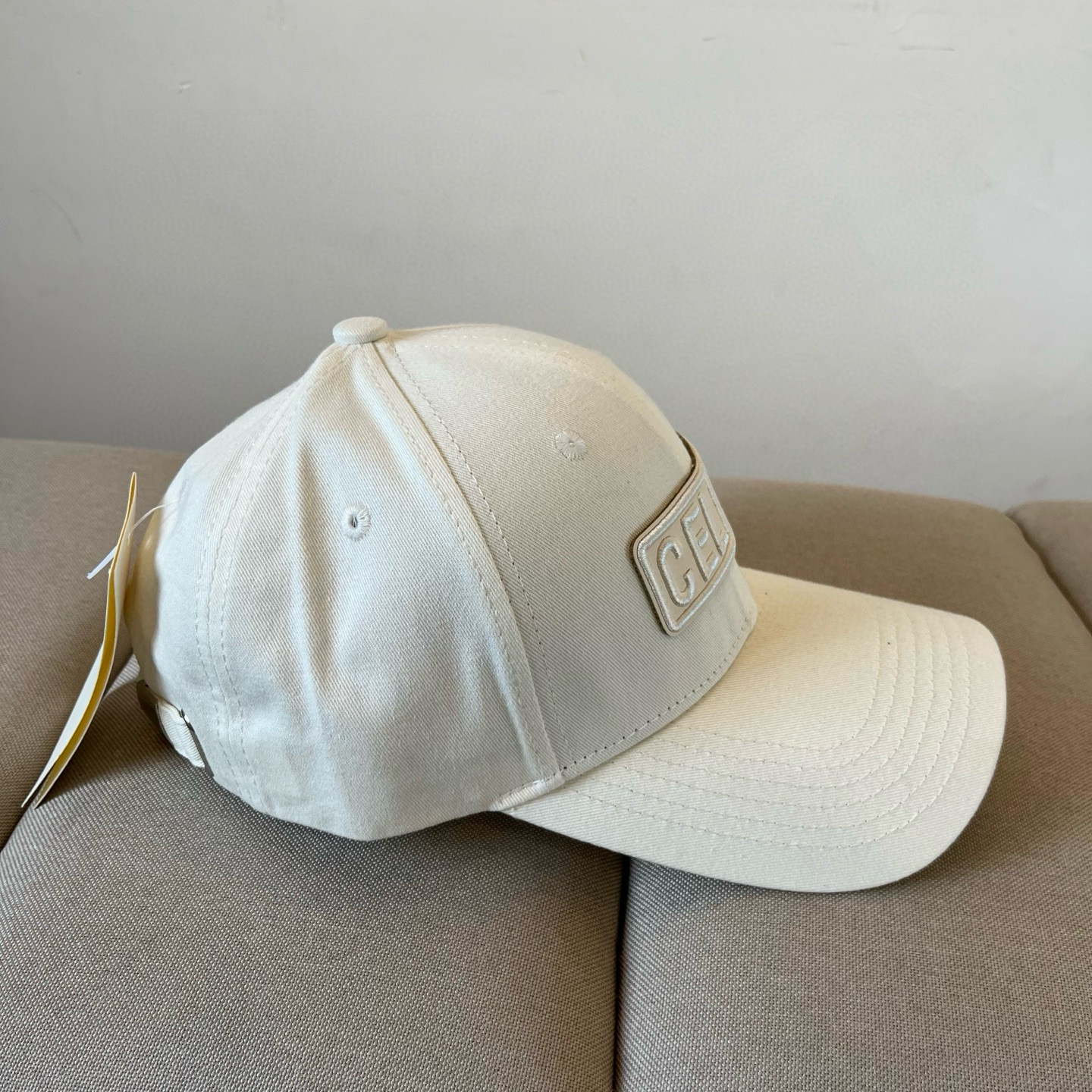【CELINE赛琳】新款经典休闲潮流款 棒球帽🧢日韩风格，随便搭配都超好看！出门旅游，绝对要入手的一款