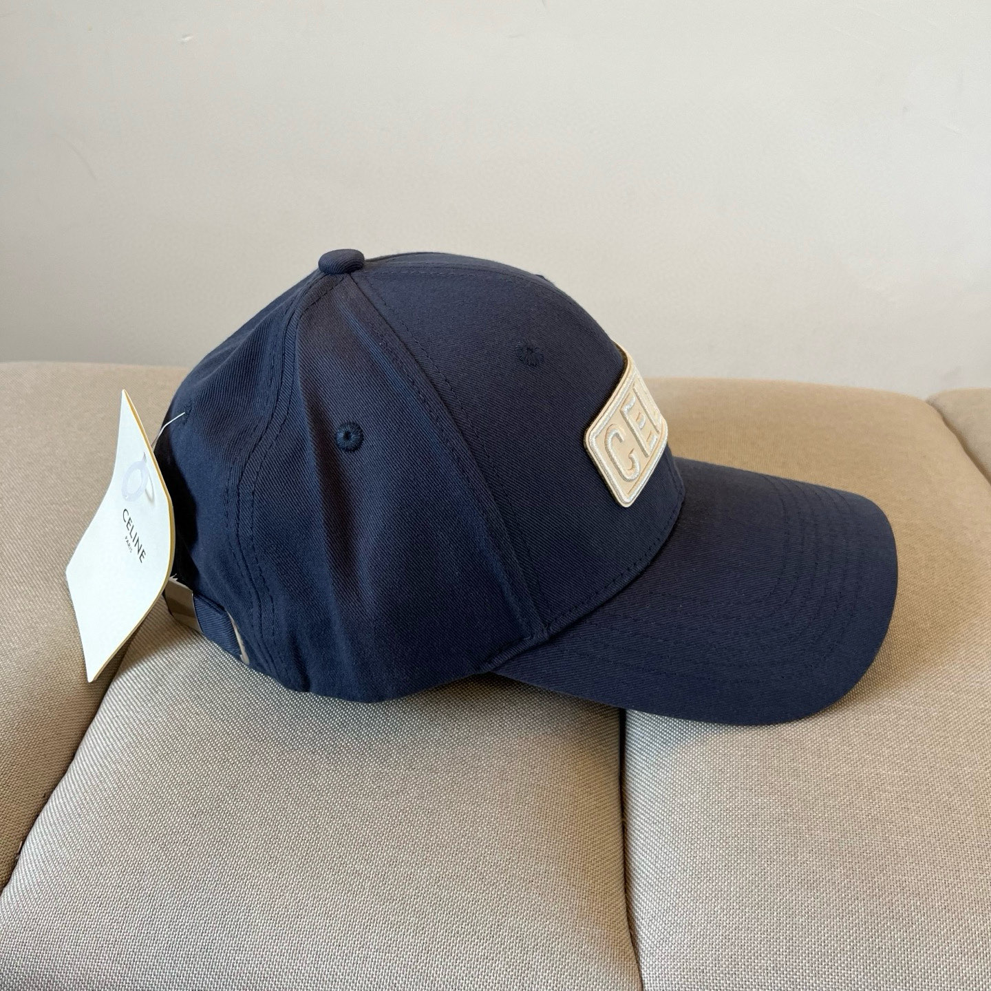 【CELINE赛琳】新款经典休闲潮流款 棒球帽🧢日韩风格，随便搭配都超好看！出门旅游，绝对要入手的一款