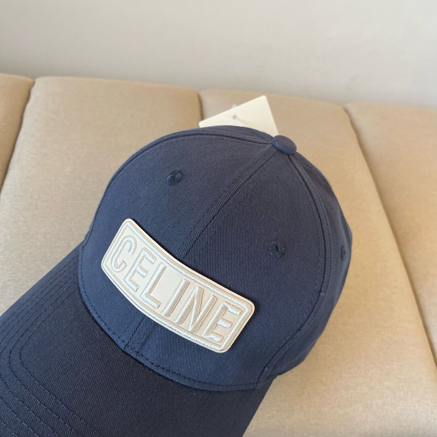【CELINE赛琳】新款经典休闲潮流款 棒球帽🧢日韩风格，随便搭配都超好看！出门旅游，绝对要入手的一款
