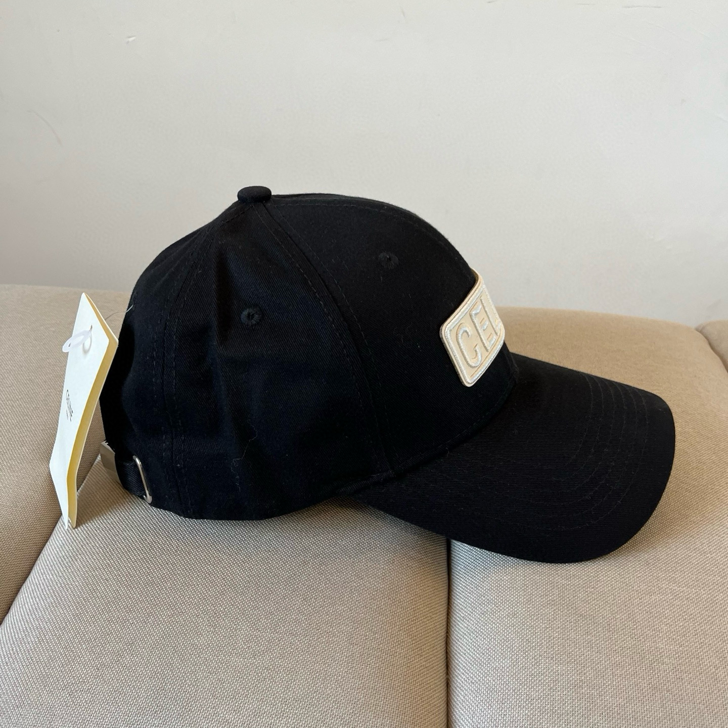 【CELINE赛琳】新款经典休闲潮流款 棒球帽🧢日韩风格，随便搭配都超好看！出门旅游，绝对要入手的一款
