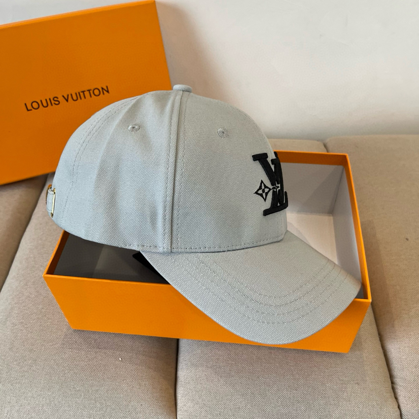 🧢路易威登棒球帽 LouisVuitton😍新款LV棒球帽，重工打造♥️高端大气，百搭款🤗男女通用！跑量