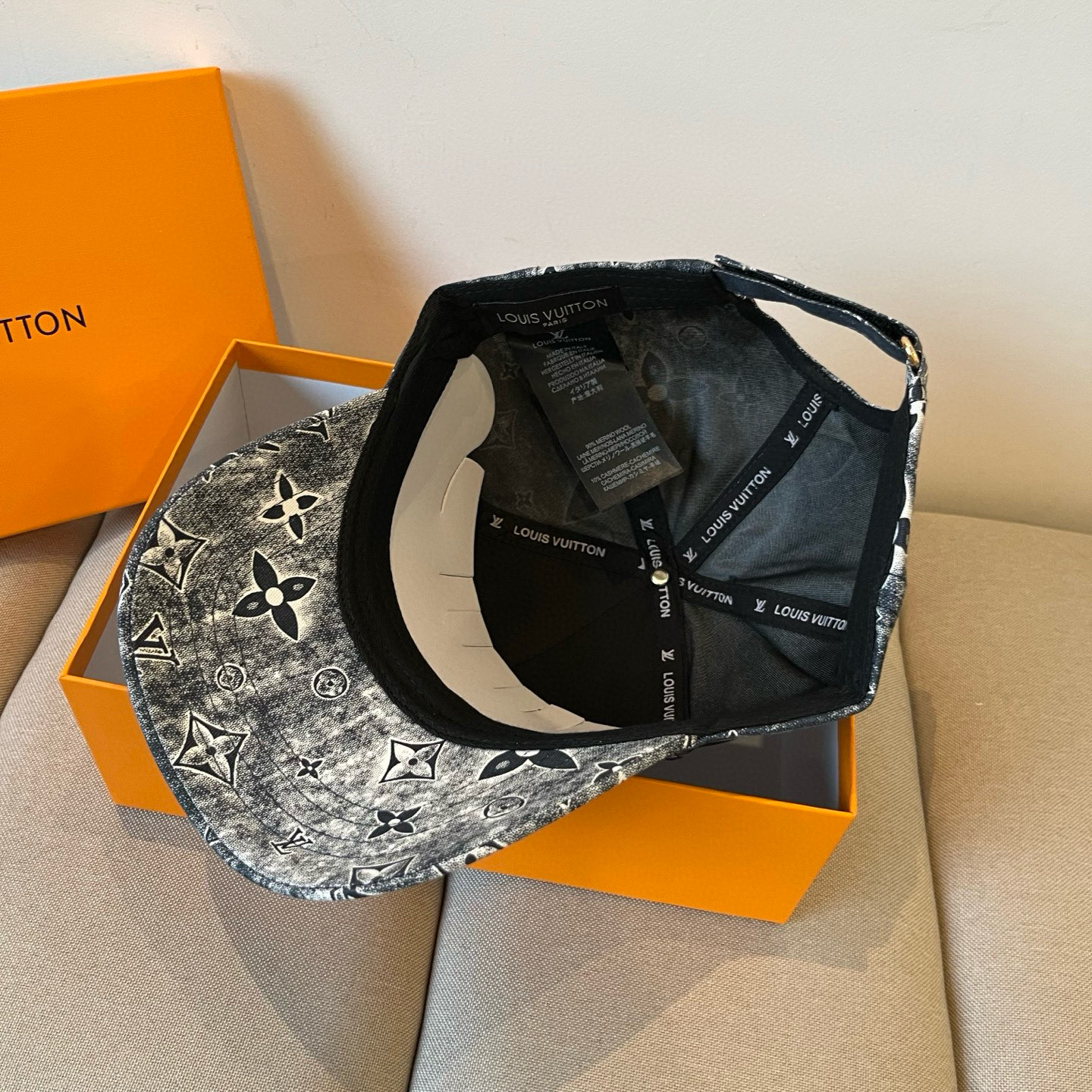 🧢路易威登棒球帽 LouisVuitton😍新款LV棒球帽，重工打造♥️高端大气，百搭款🤗男女通用！跑量