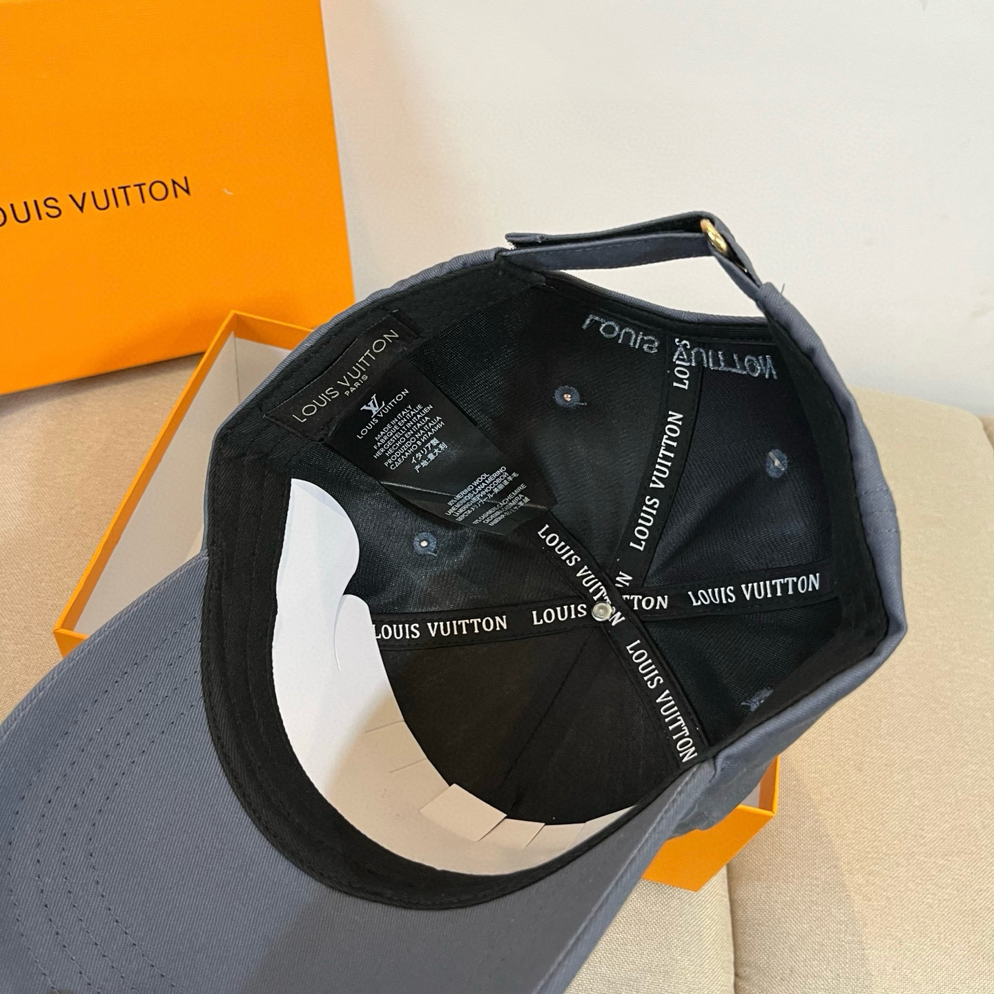 🧢路易威登棒球帽 LouisVuitton😍新款LV棒球帽，重工打造♥️高端大气，百搭款🤗男女通用！跑量
