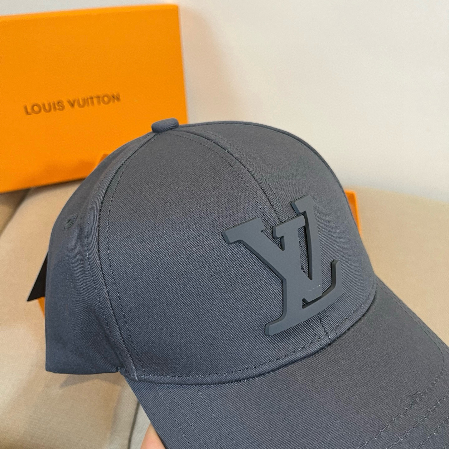 🧢路易威登棒球帽 LouisVuitton😍新款LV棒球帽，重工打造♥️高端大气，百搭款🤗男女通用！跑量