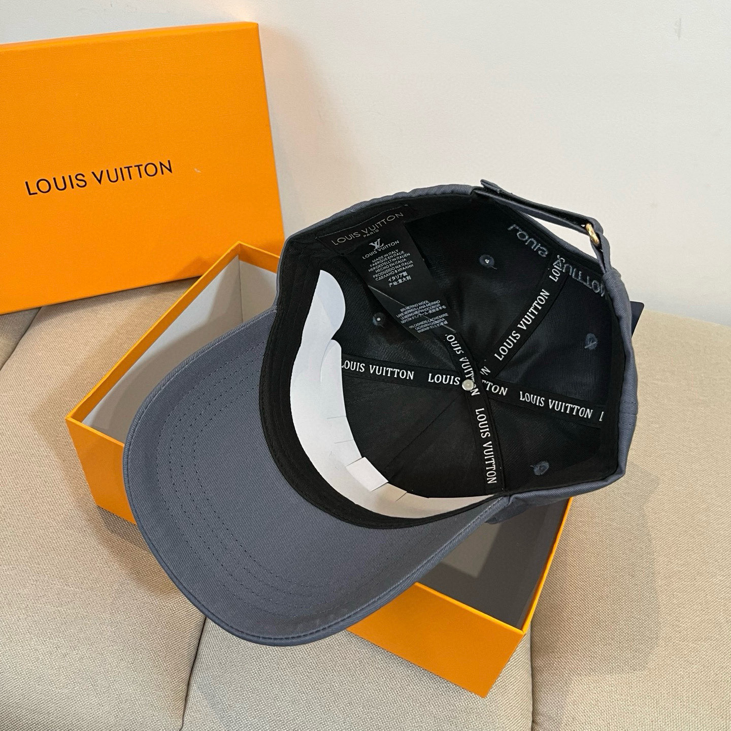🧢路易威登棒球帽 LouisVuitton😍新款LV棒球帽，重工打造♥️高端大气，百搭款🤗男女通用！跑量
