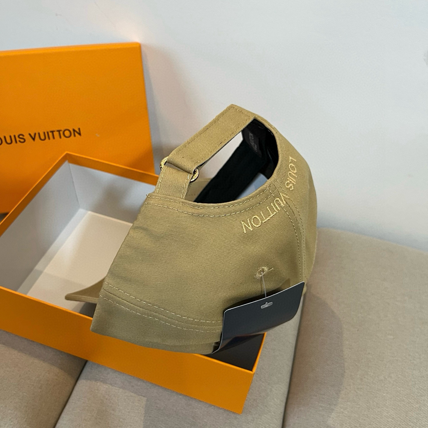 🧢路易威登棒球帽 LouisVuitton😍新款LV棒球帽，重工打造♥️高端大气，百搭款🤗男女通用！跑量