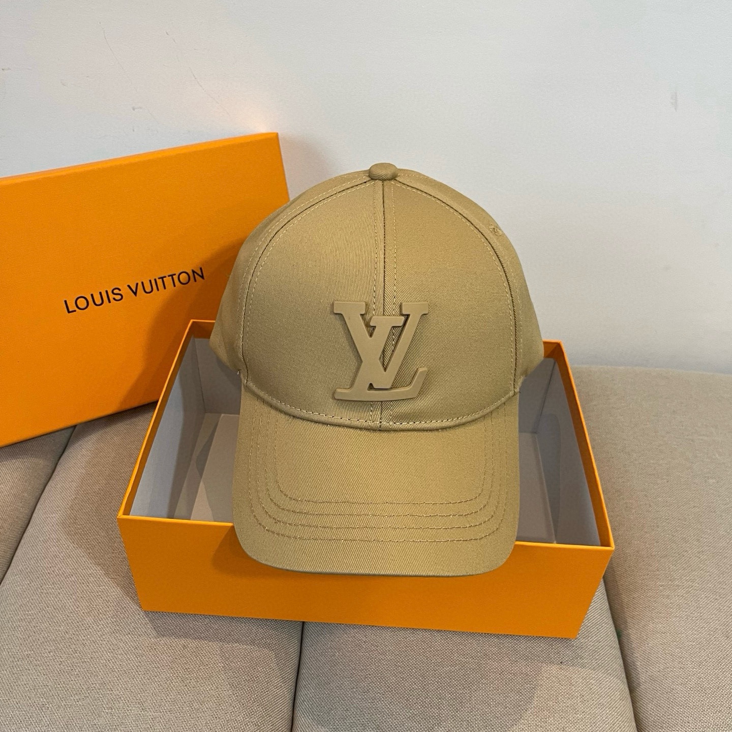 🧢路易威登棒球帽 LouisVuitton😍新款LV棒球帽，重工打造♥️高端大气，百搭款🤗男女通用！跑量