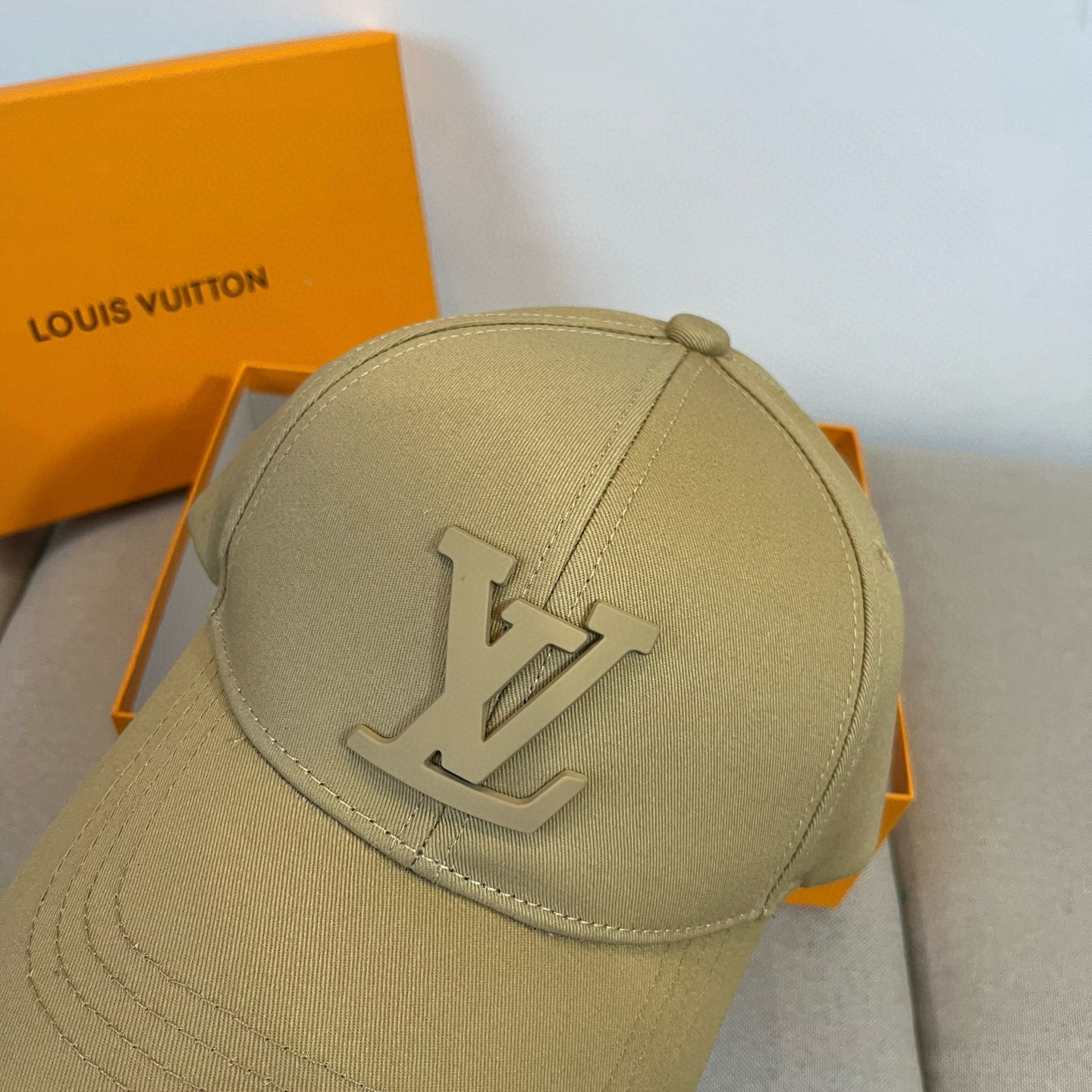 🧢路易威登棒球帽 LouisVuitton😍新款LV棒球帽，重工打造♥️高端大气，百搭款🤗男女通用！跑量