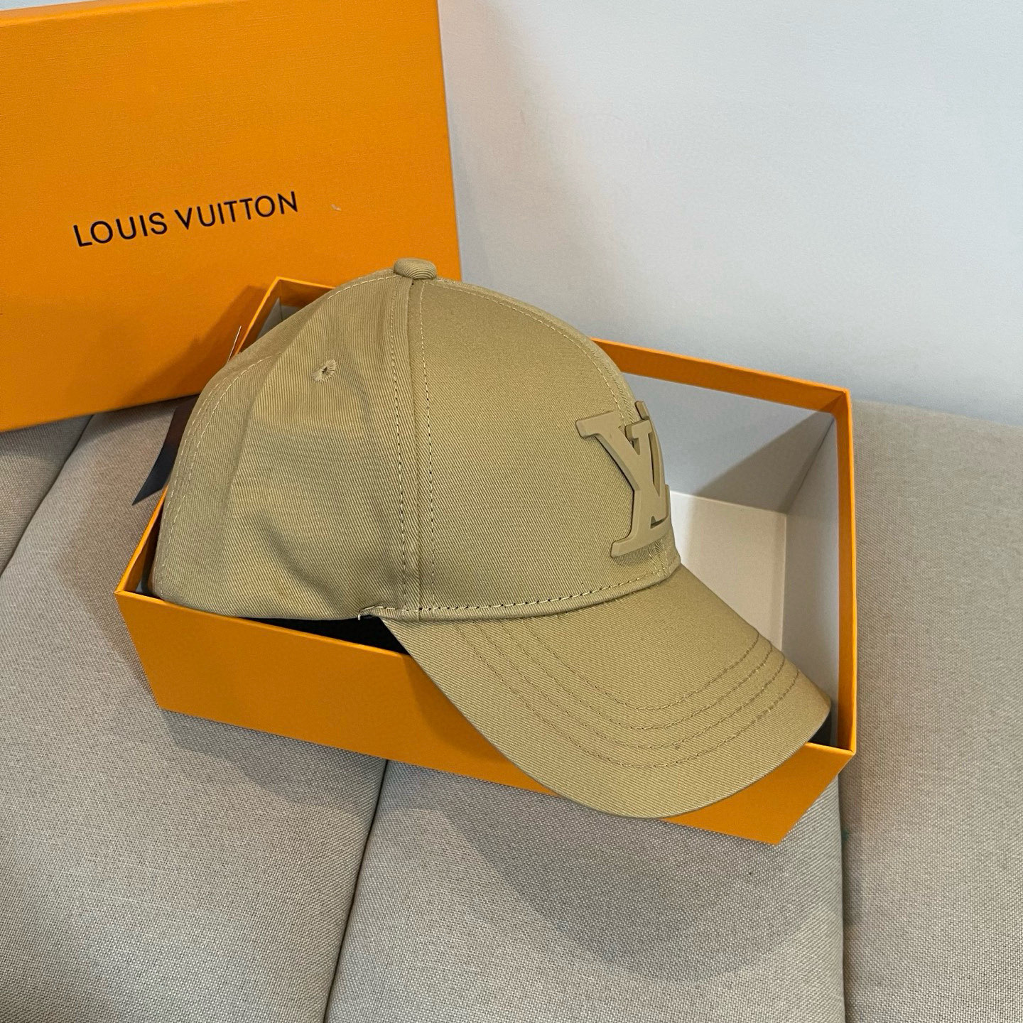 🧢路易威登棒球帽 LouisVuitton😍新款LV棒球帽，重工打造♥️高端大气，百搭款🤗男女通用！跑量