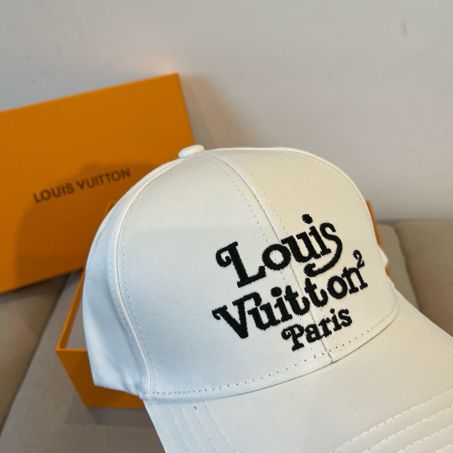 🧢路易威登棒球帽 LouisVuitton😍新款LV棒球帽，重工打造♥️高端大气，百搭款🤗男女通用！跑量