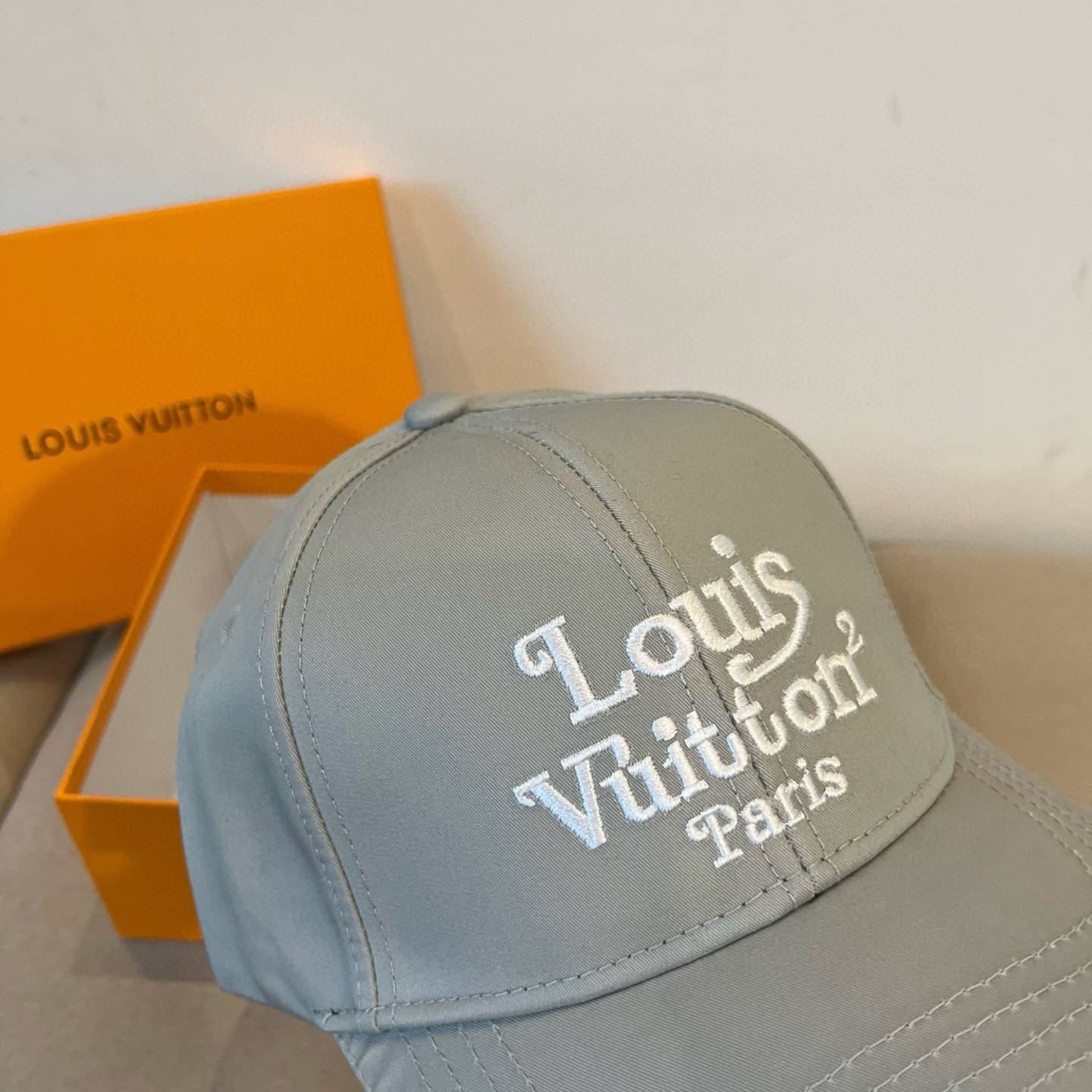 🧢路易威登棒球帽 LouisVuitton😍新款LV棒球帽，重工打造♥️高端大气，百搭款🤗男女通用！跑量