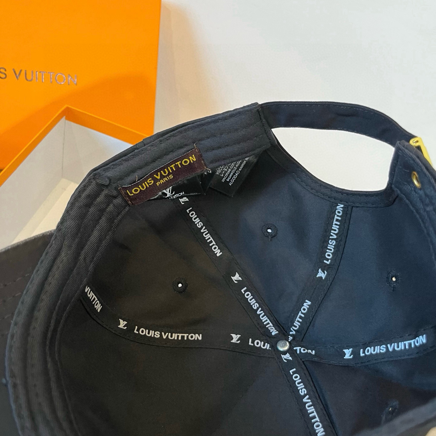 🧢路易威登棒球帽 LouisVuitton😍新款LV棒球帽，重工打造♥️高端大气，百搭款🤗男女通用！跑量