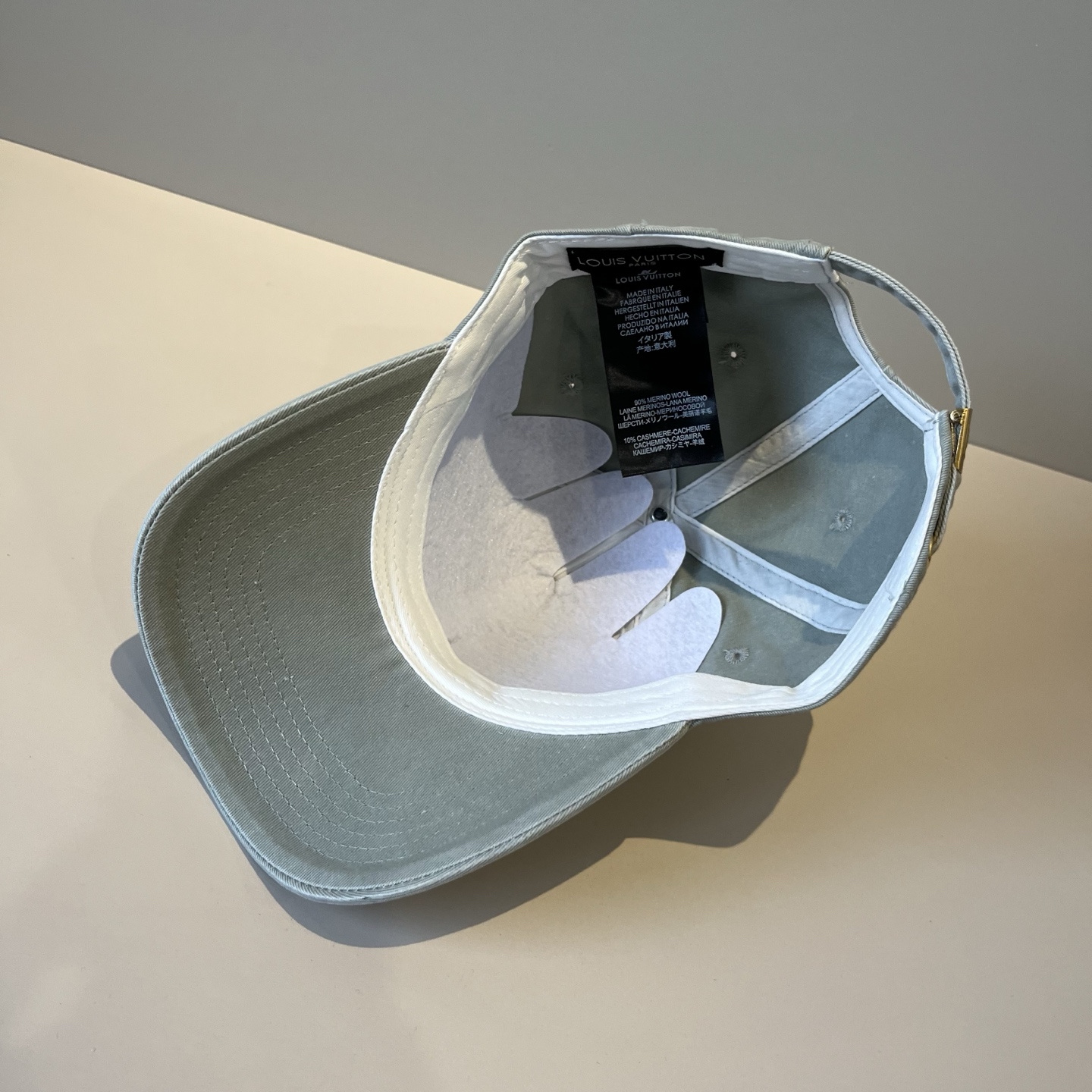 🧢路易威登棒球帽 LouisVuitton😍新款LV棒球帽，重工打造♥️高端大气，百搭款🤗男女通用！跑量