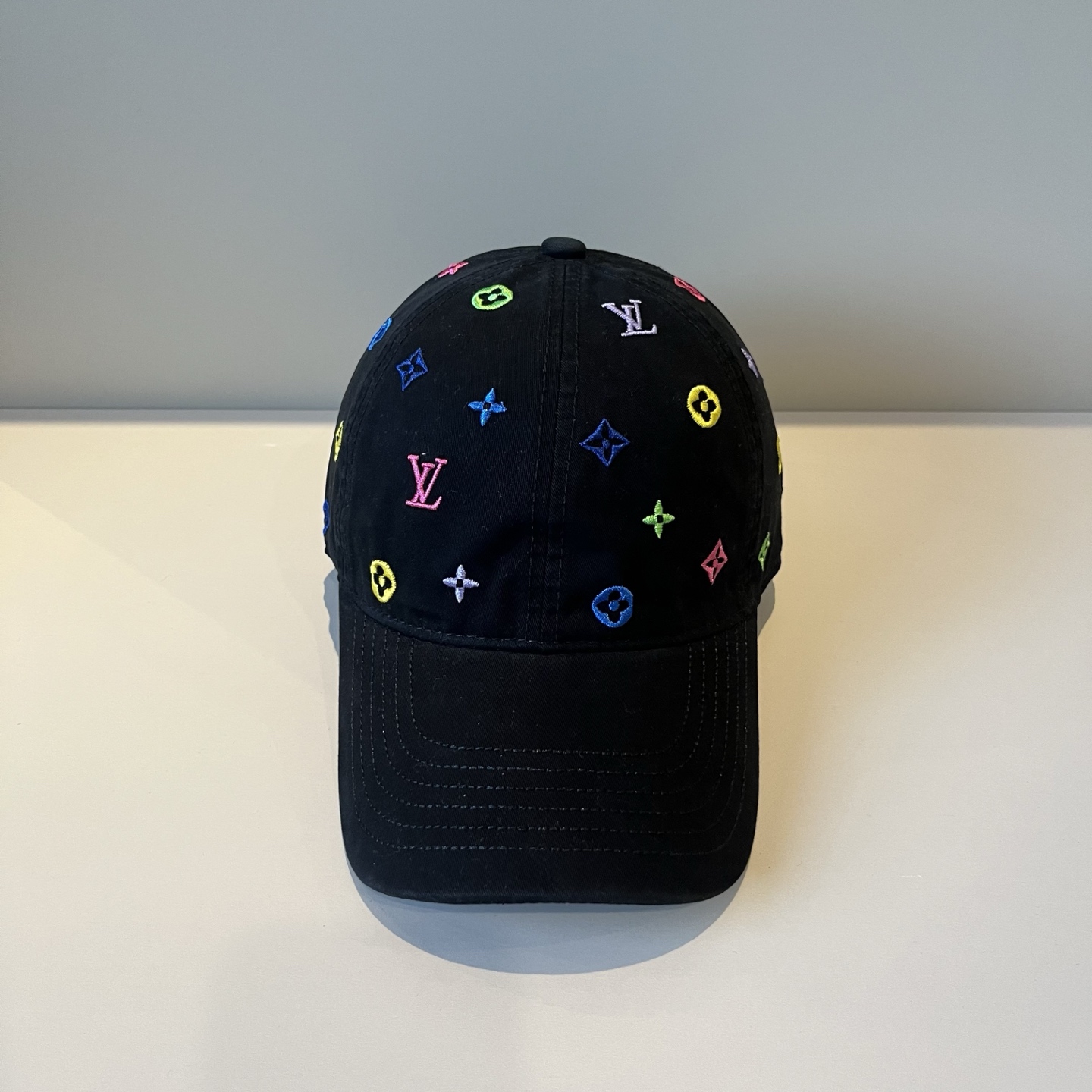 🧢路易威登棒球帽 LouisVuitton😍新款LV棒球帽，重工打造♥️高端大气，百搭款🤗男女通用！跑量