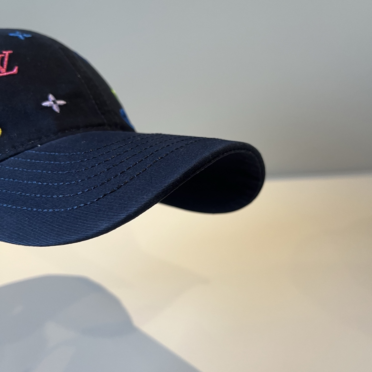 🧢路易威登棒球帽 LouisVuitton😍新款LV棒球帽，重工打造♥️高端大气，百搭款🤗男女通用！跑量