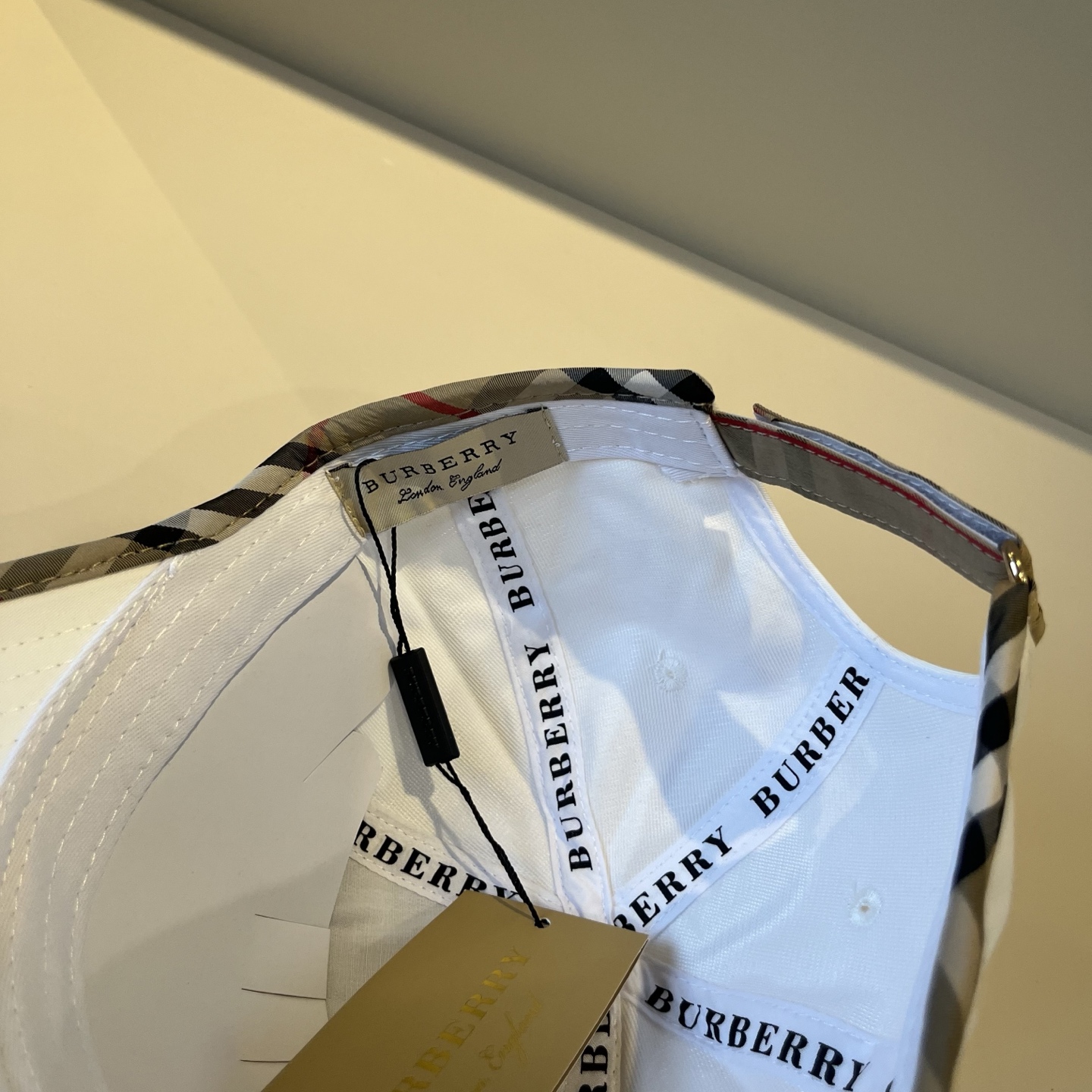  BURBERRY巴宝利早春新款棒球帽，简约尚时风，男女同款！高质品，尊享品质感！